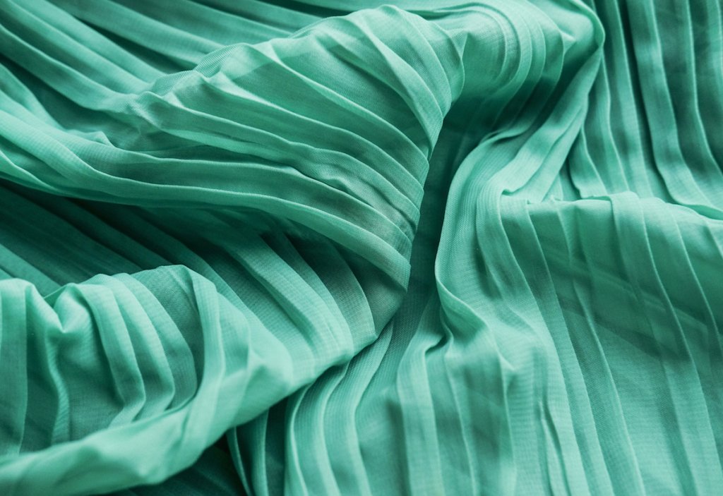 Origin, Evolution and Usage of Georgette Fabric in the Fashion Industry - doeraa