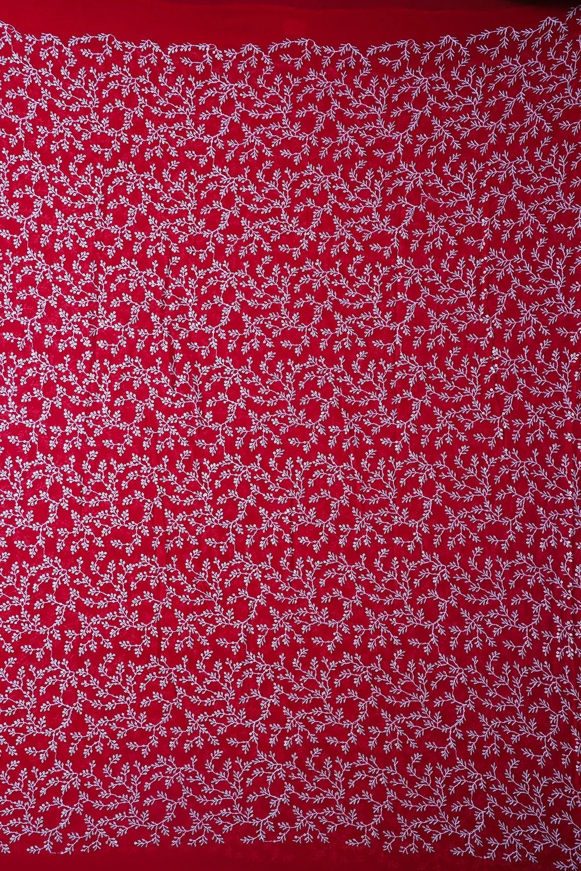 1.70 Meter Cut Piece Of White Thread With Gold Sequins Leafy Embroidery On Red Georgette Fabric - doeraa