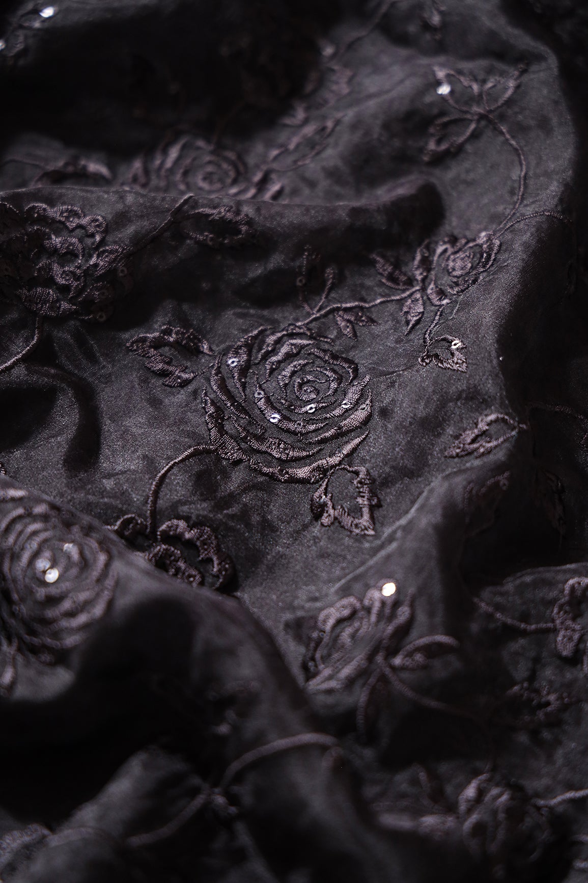 Beautiful Water Sequins With Thread Floral Embroidery On Black Organza Fabric - doeraa