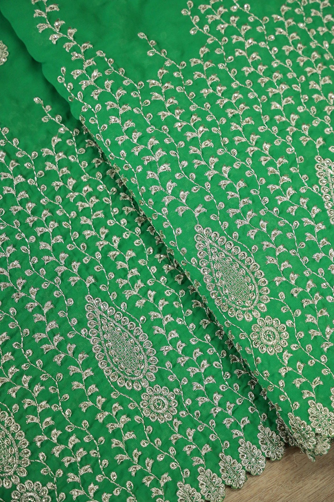 Big Width''56'' Silver Zari Leafy Embroidery Work On Green Georgette Fabric With Border - doeraa