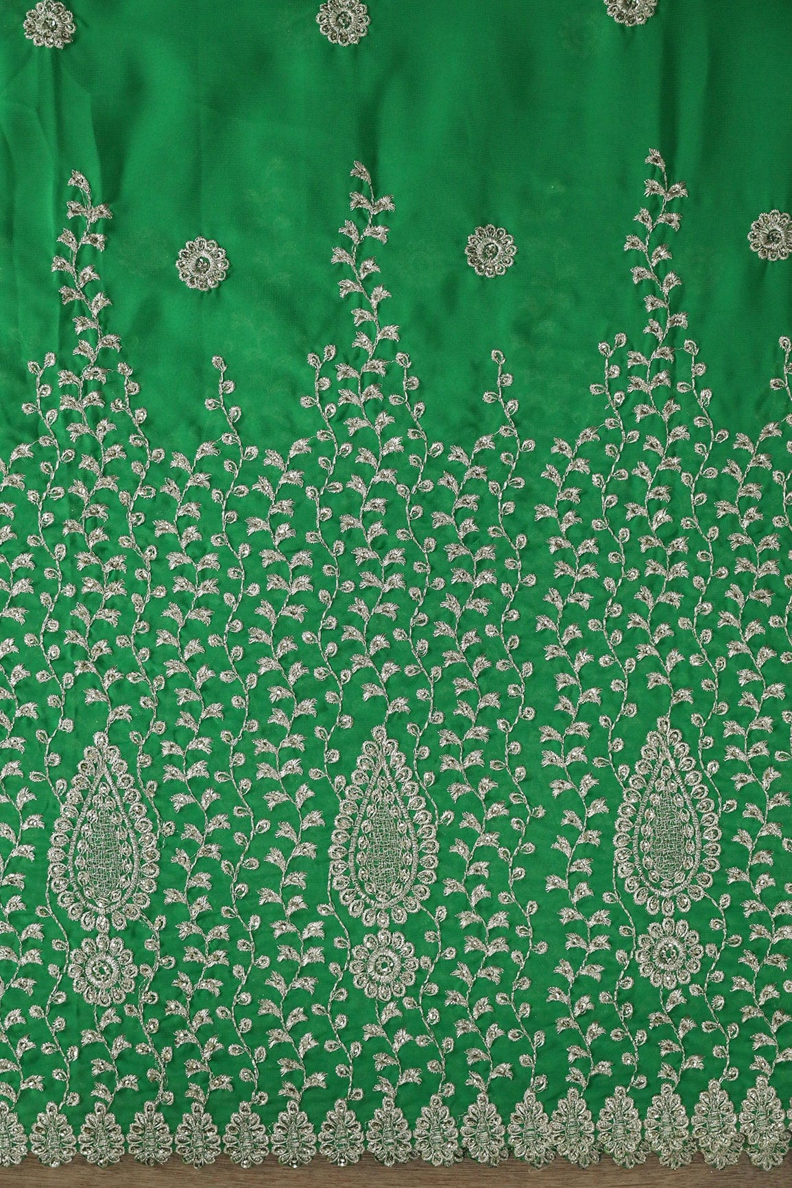 Big Width''56'' Silver Zari Leafy Embroidery Work On Green Georgette Fabric With Border - doeraa