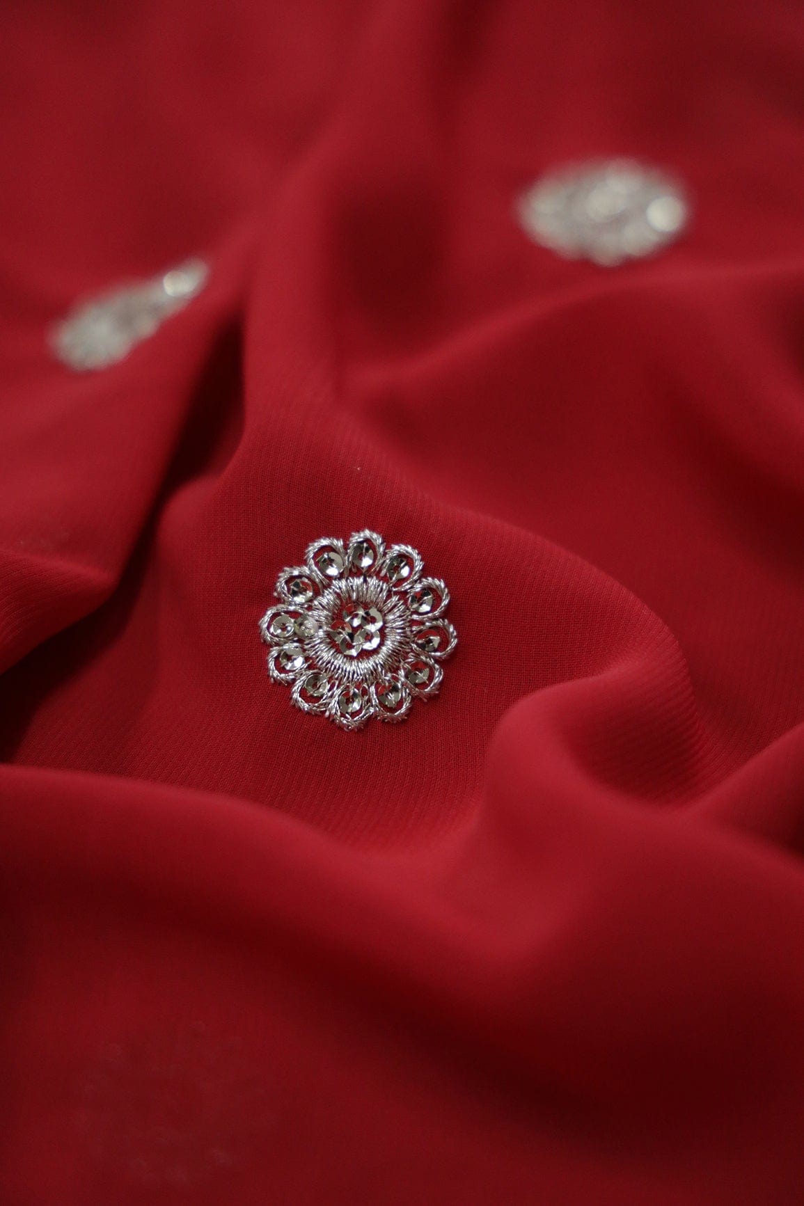 Big Width''56'' Silver Zari Leafy Embroidery Work On Red Georgette Fabric With Border - doeraa