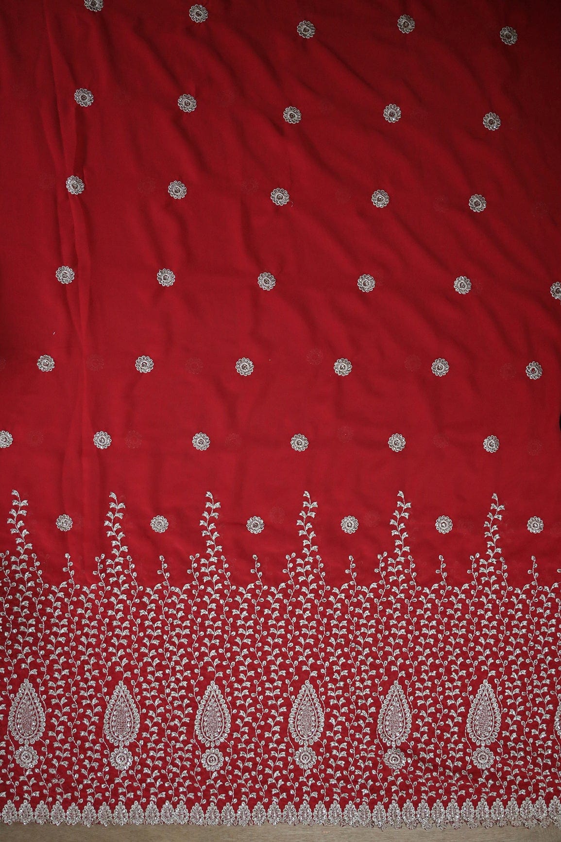 Big Width''56'' Silver Zari Leafy Embroidery Work On Red Georgette Fabric With Border - doeraa