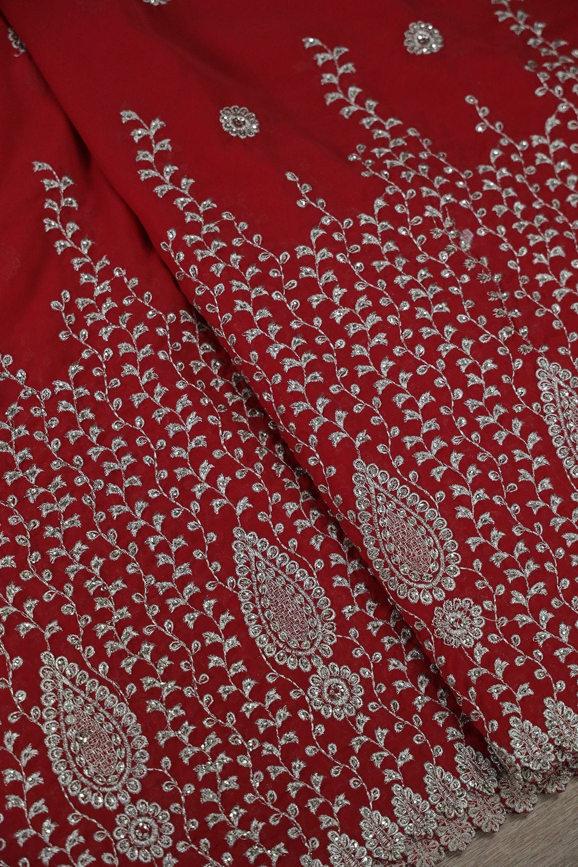 Big Width''56'' Silver Zari Leafy Embroidery Work On Red Georgette Fabric With Border - doeraa