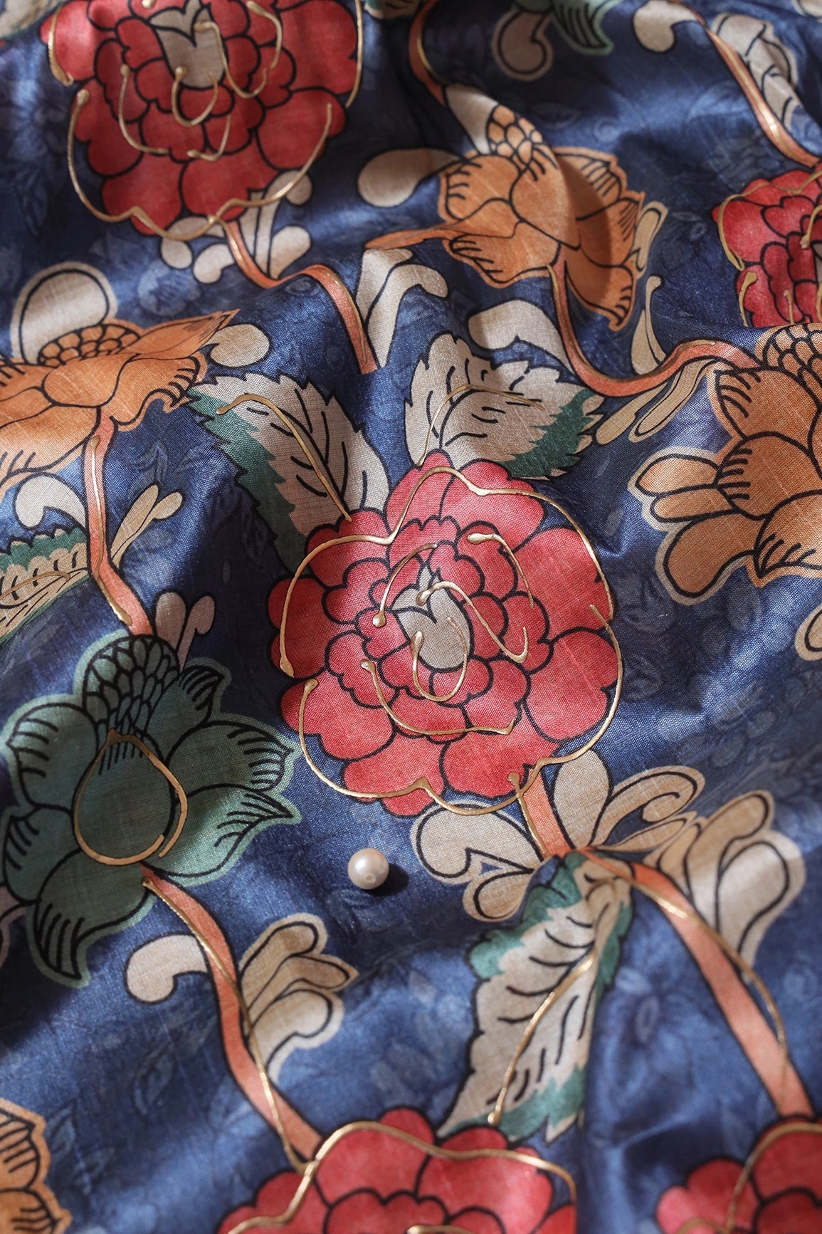 Blue And Red Floral Pattern Digital Foil Print On Mulberry Silk Fabric - doeraa
