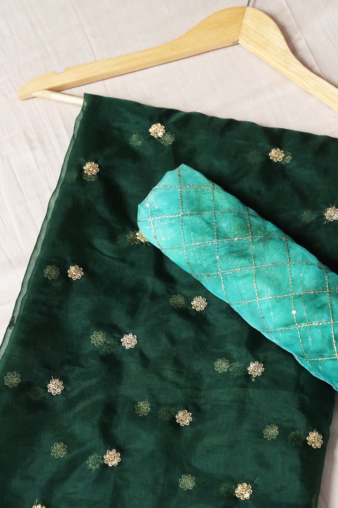 Bottle Green And Green Saree set (2 Piece) - doeraa