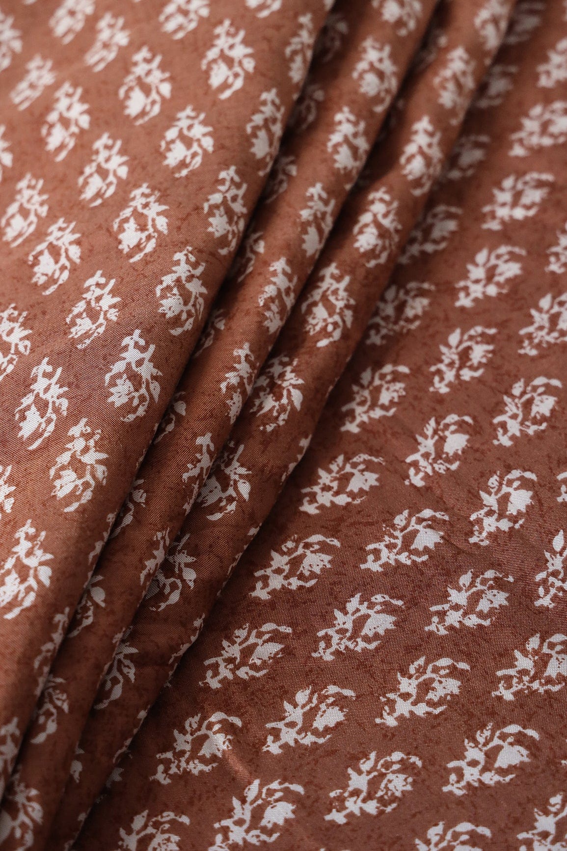 Brown And White Small Floral Pattern Screen Print On Pure Muslin Silk Fabric - doeraa