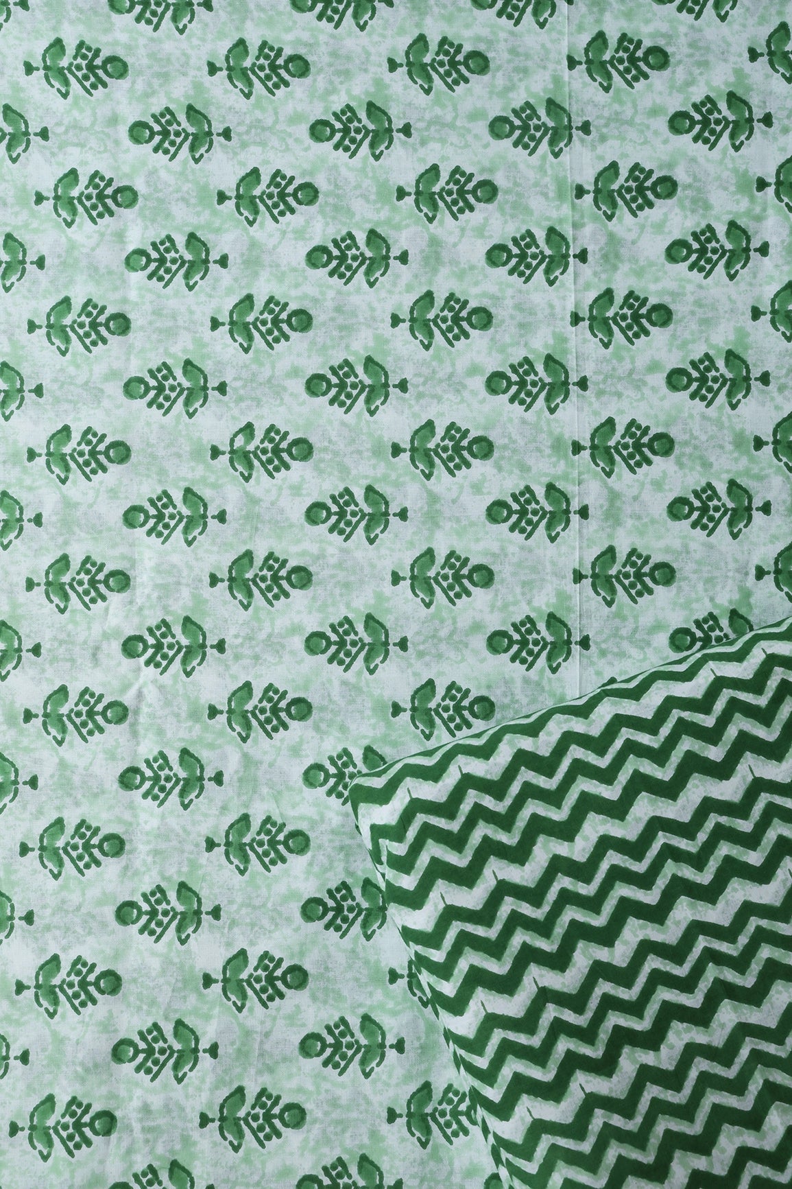 Green And Off White Pure Cotton Unstitched Suit Set (2 Piece) - doeraa