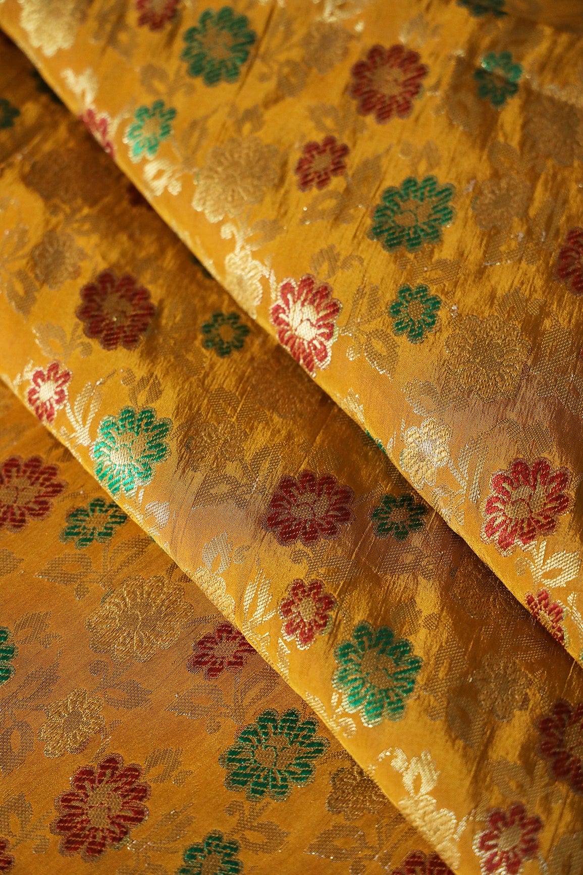 Green And Red Floral Pure Kashmiri Silk Gold Zari Banarasi Jacquard Fabric - doeraa