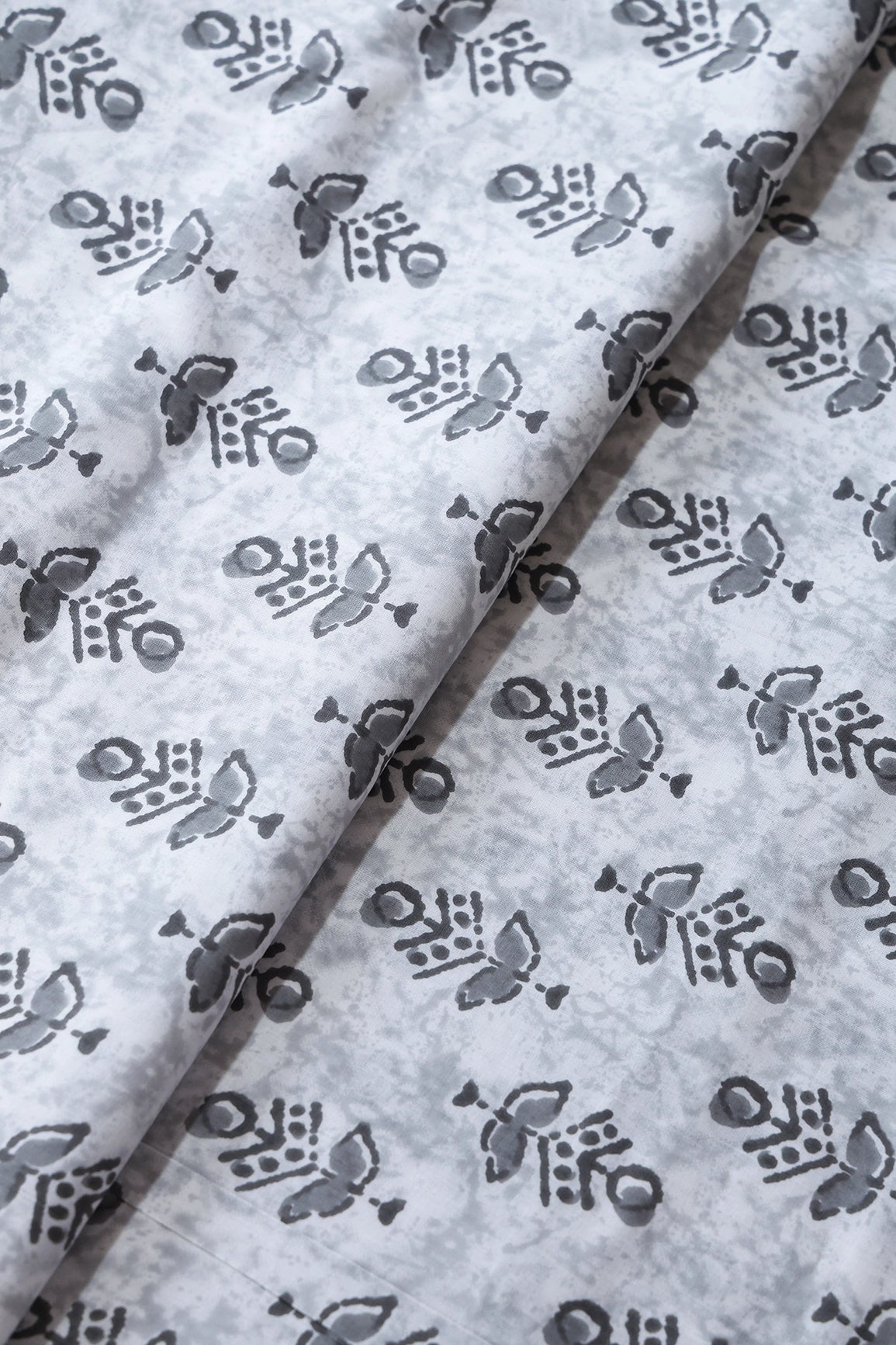 Grey And Off White Floral Print On Pure Cotton Fabric - doeraa