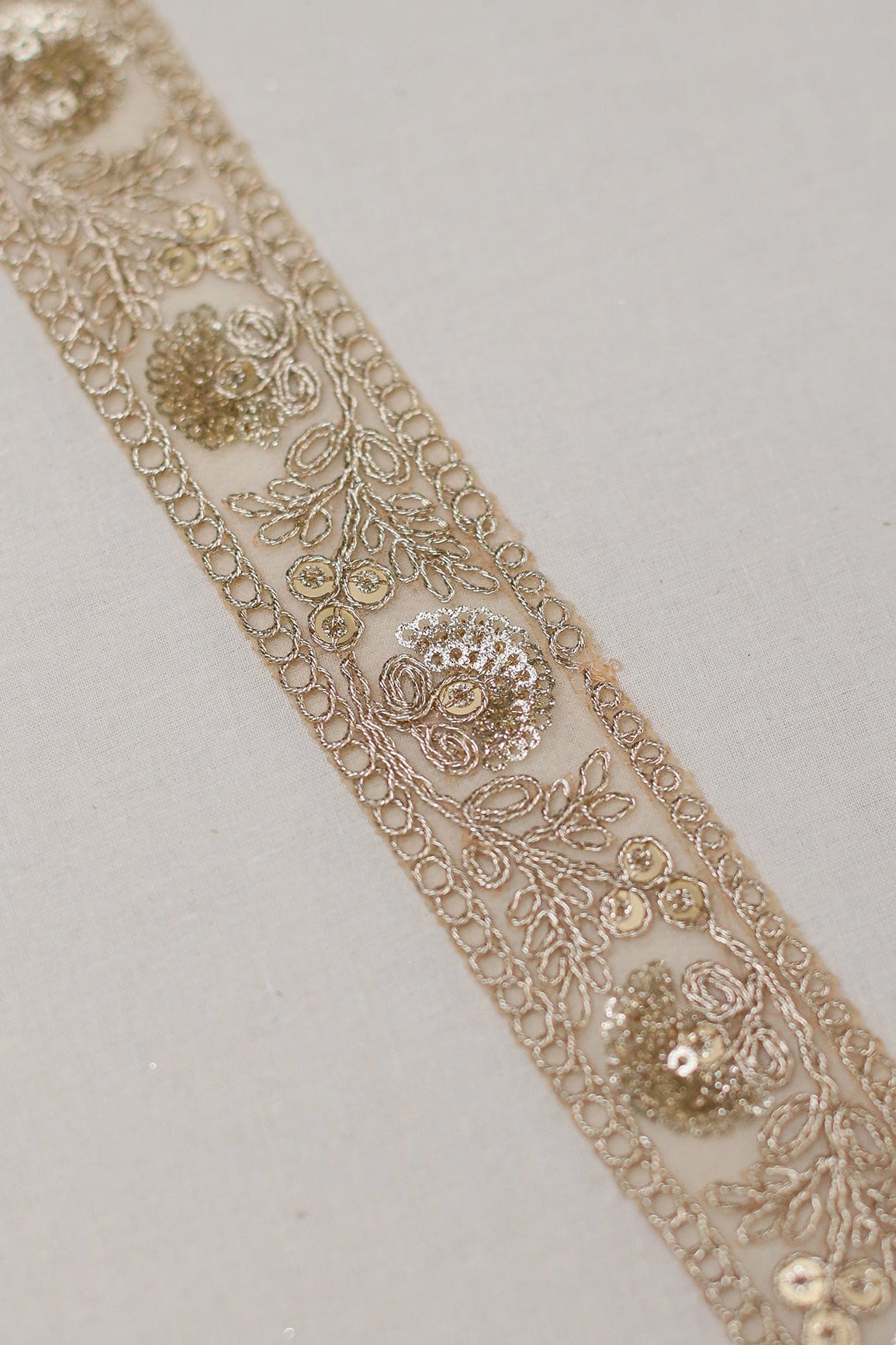 doeraa Laces Gold Zari With Sequins Floral Embroidered Lace (9 Meters)