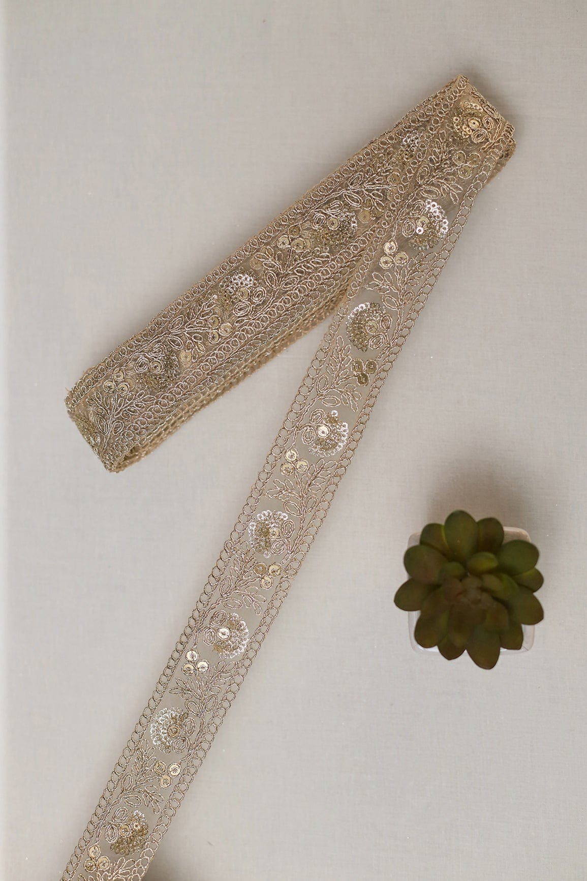 doeraa Laces Gold Zari With Sequins Floral Embroidered Lace (9 Meters)