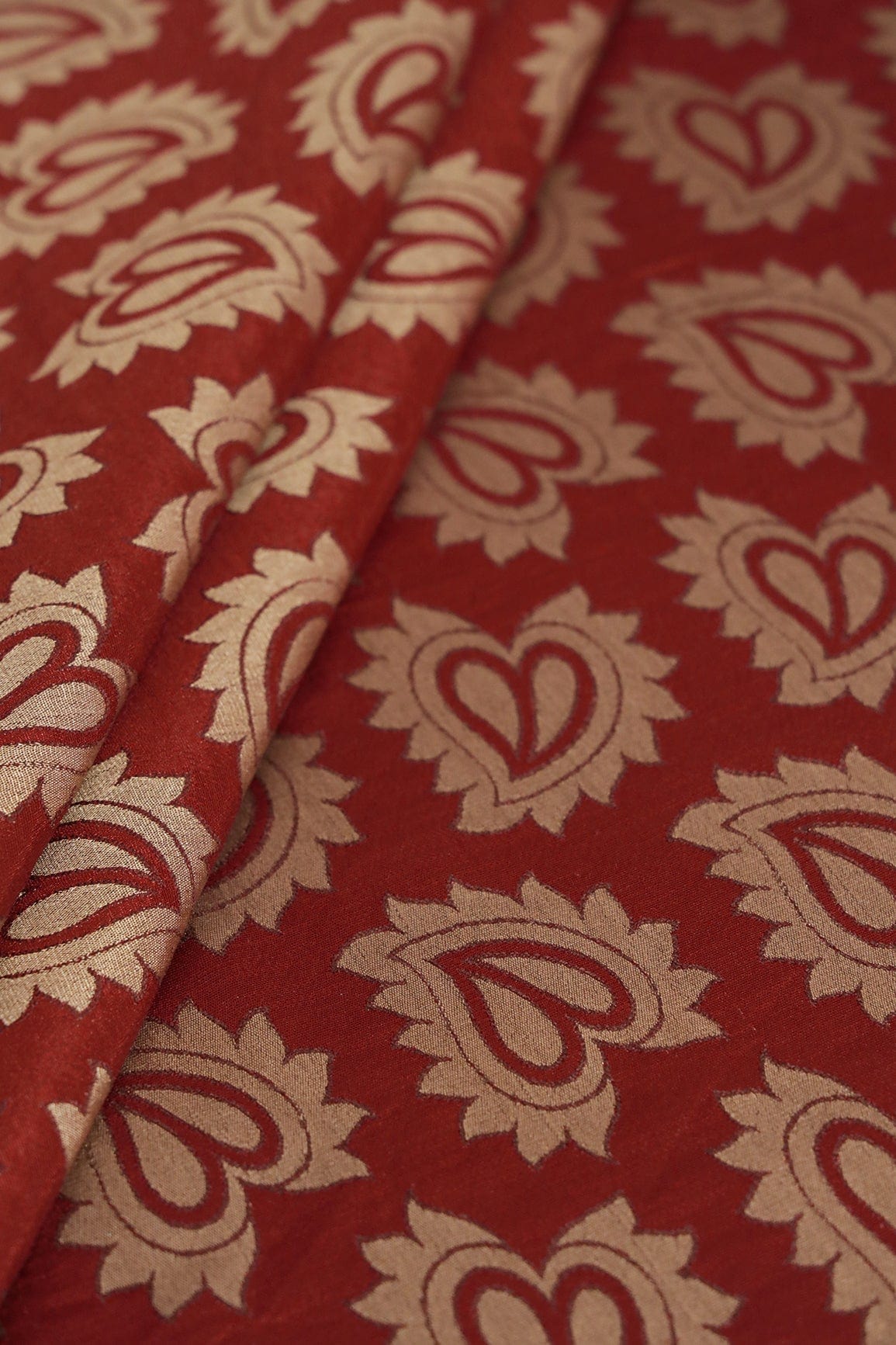 Leafy Maroon Double Cloth Jacquard Banarasi Fabric - doeraa