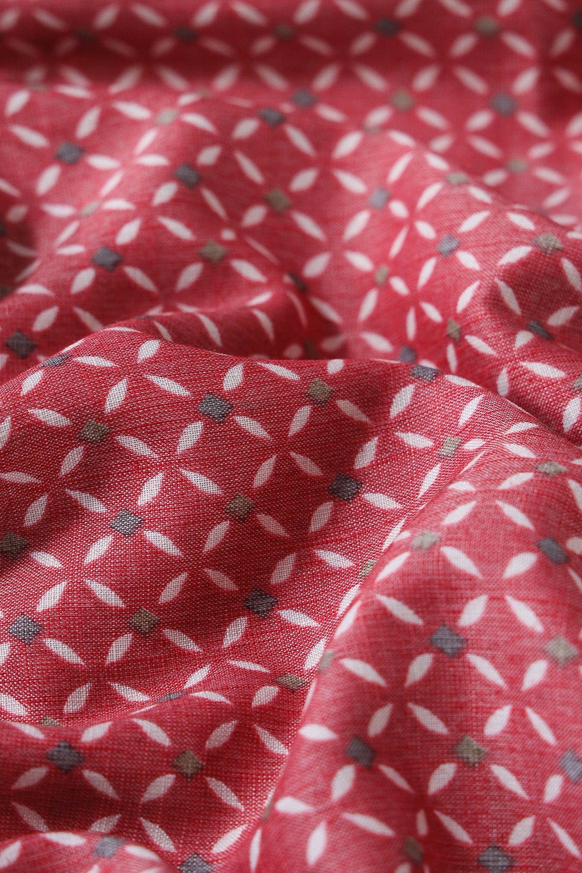 Light Maroon And White Geometric Pattern On Pure Rayon Fabric - doeraa