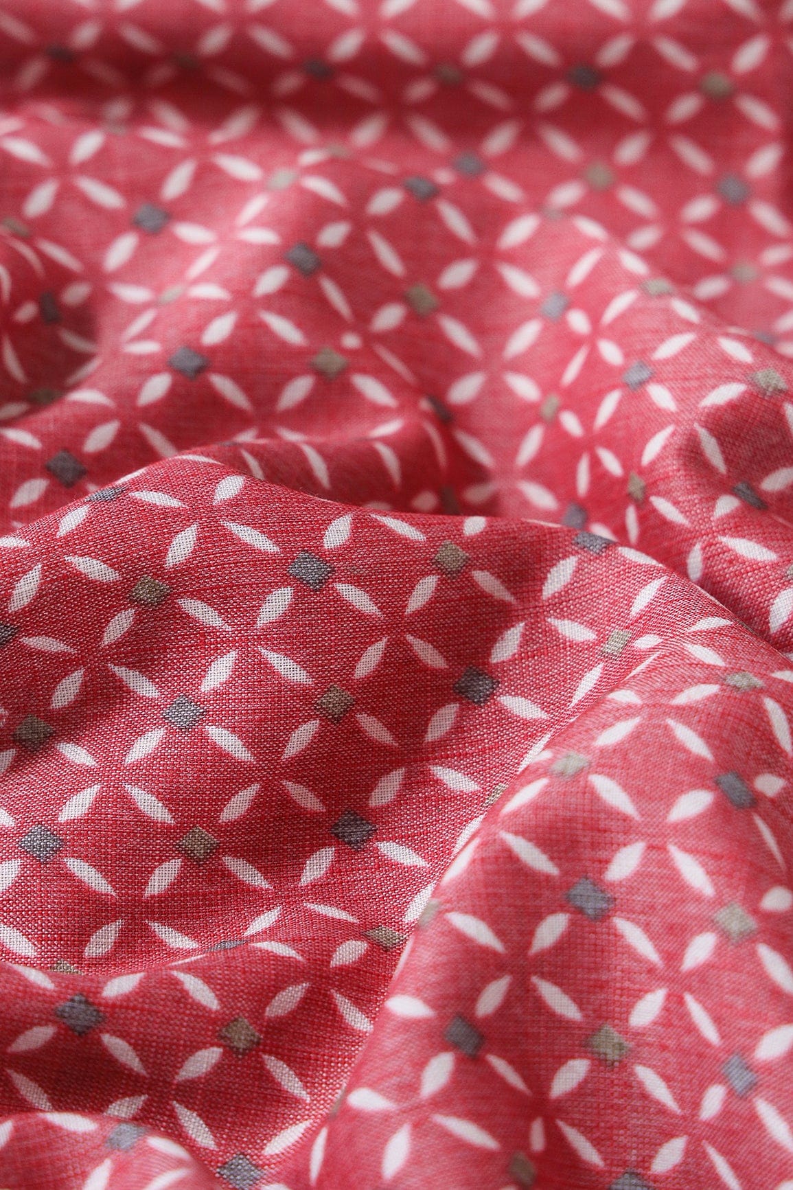 Light Maroon And White Geometric Pattern On Pure Rayon Fabric - doeraa