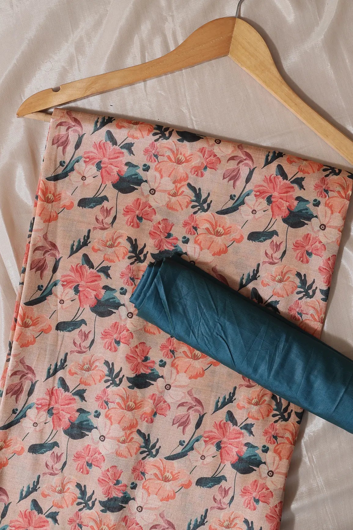 Light Peach And Rama Saree Set (2 Piece) - doeraa