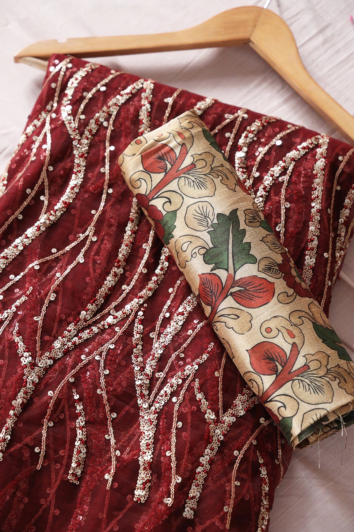 Maroon And Beige Saree set (2 Piece) - doeraa