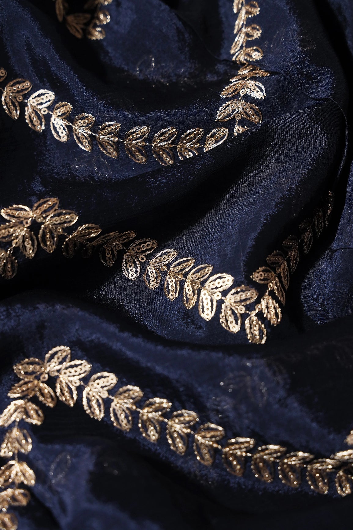 Navy Blue And Beige Saree Set (2 Piece) - doeraa
