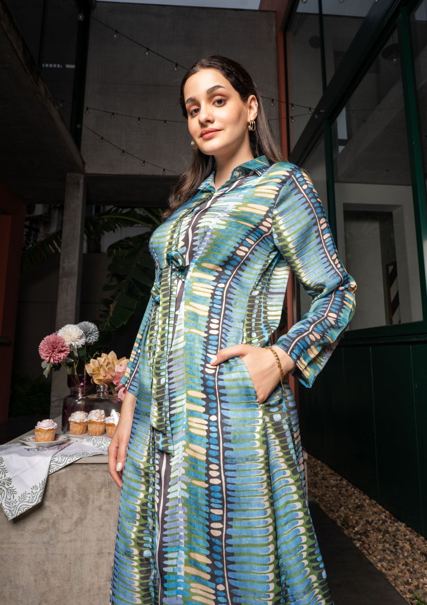 Oasis Blue Geometric Satin Shirt Dress - doeraa