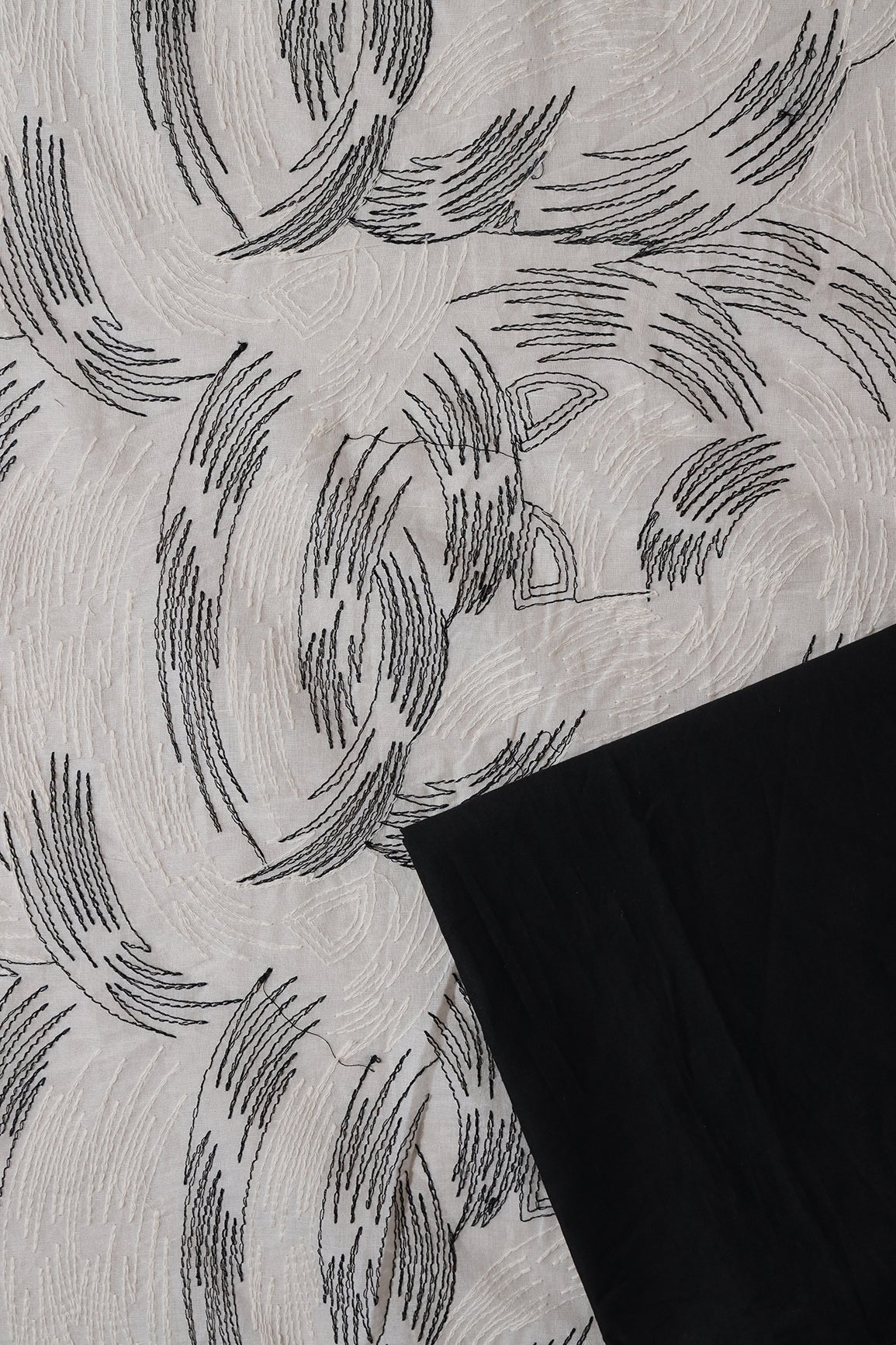Off White And Black Organic Cotton Unstitched Suit Set (2 Piece) - doeraa