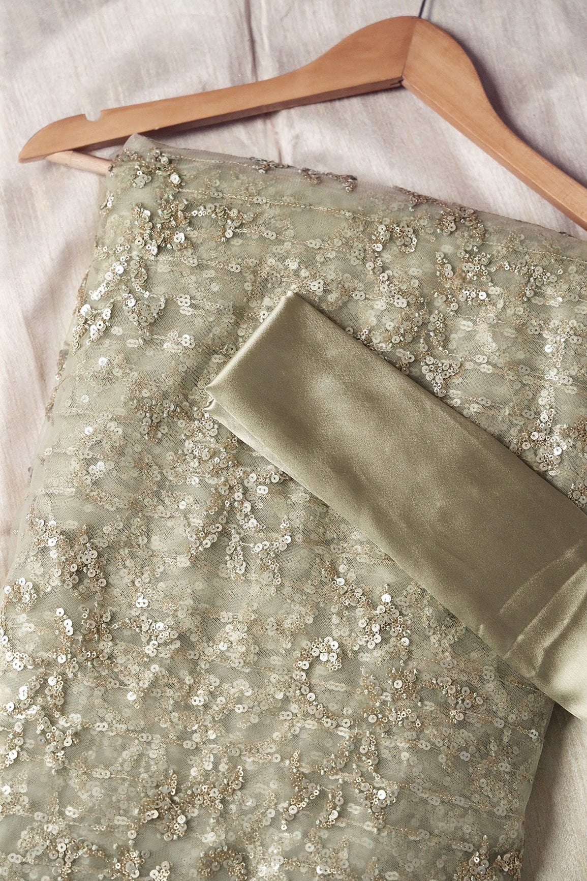 Olive And Pastel Olive Saree set (2 Piece) - doeraa