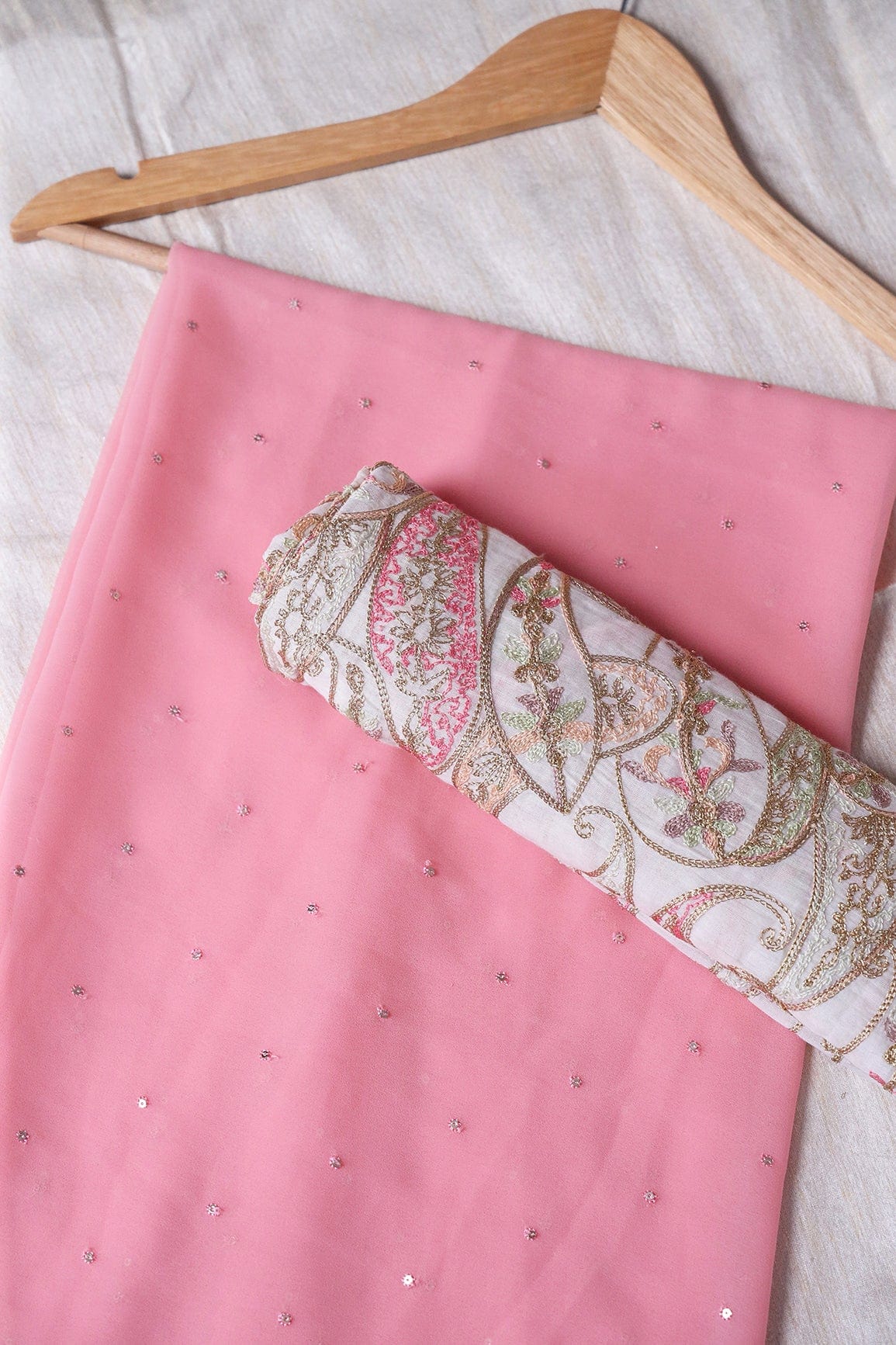 Pink And White Saree set (2 Piece) - doeraa