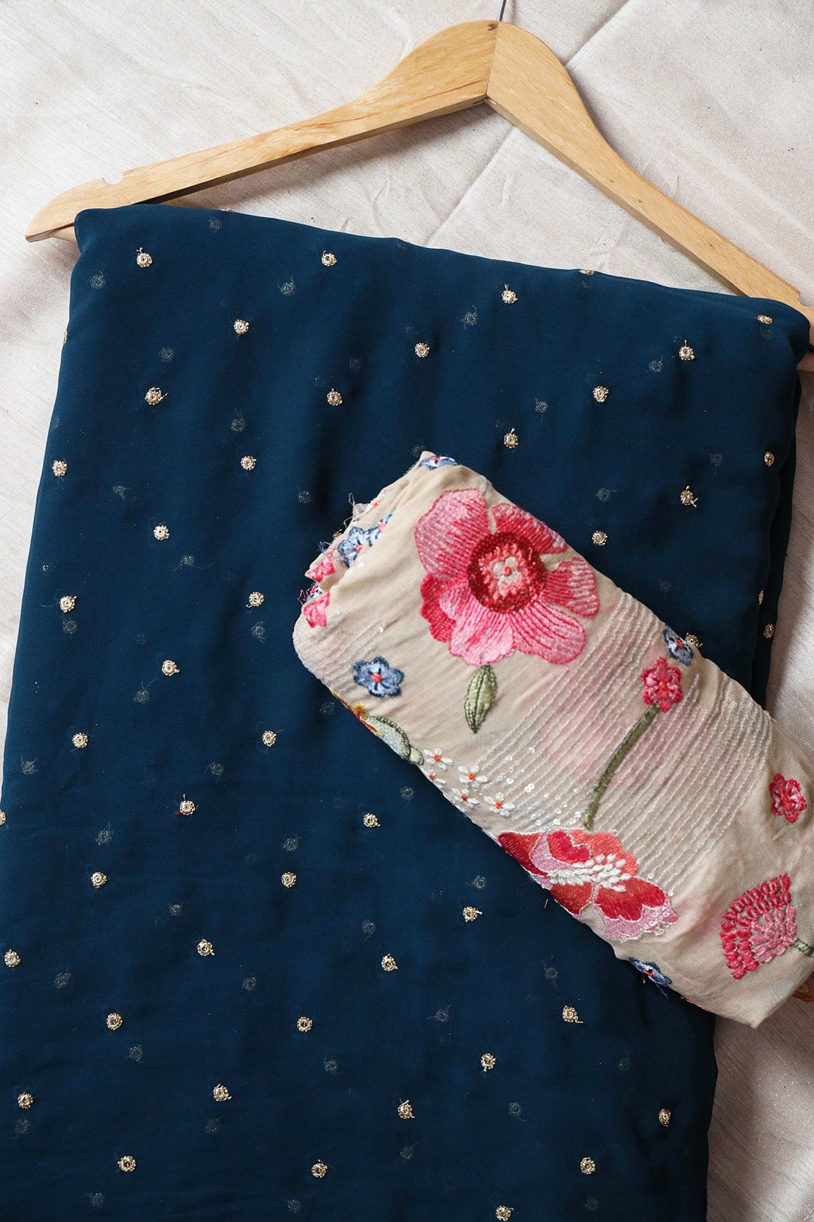 Prussian Blue And Beige Saree set (2 Piece) - doeraa