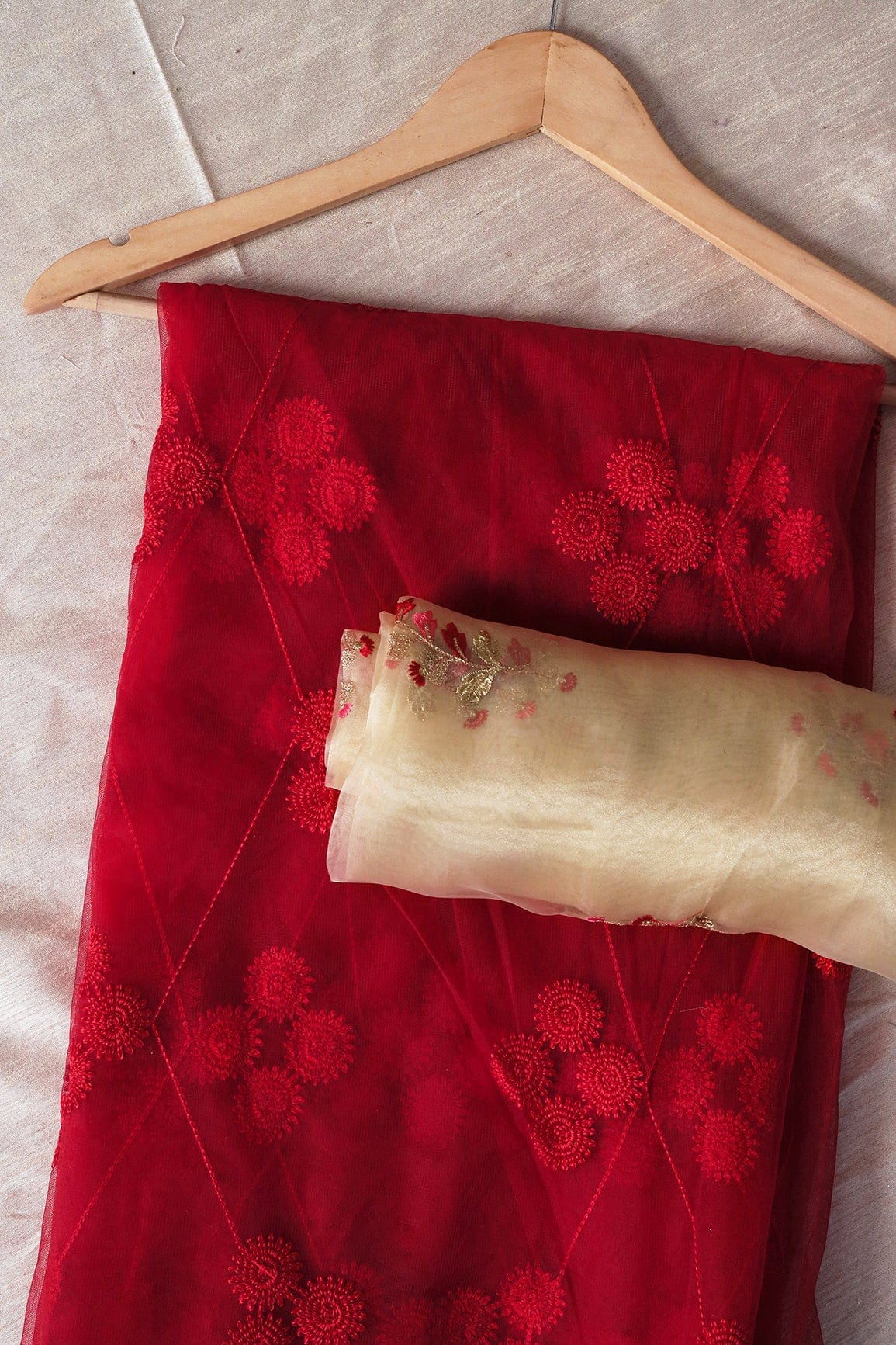 Red And Beige Saree set (2 Piece) - doeraa