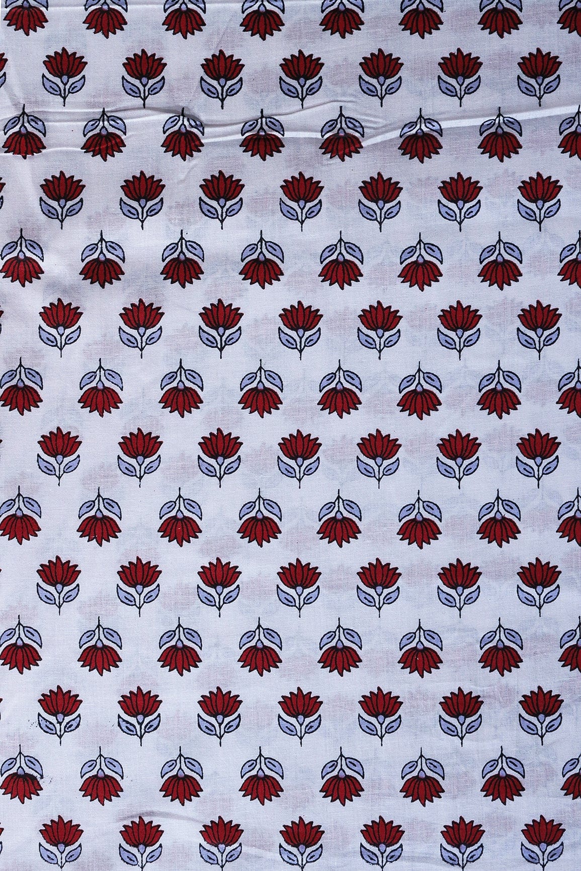 Red Floral Pattern Print On White Pure Cotton Fabric - doeraa