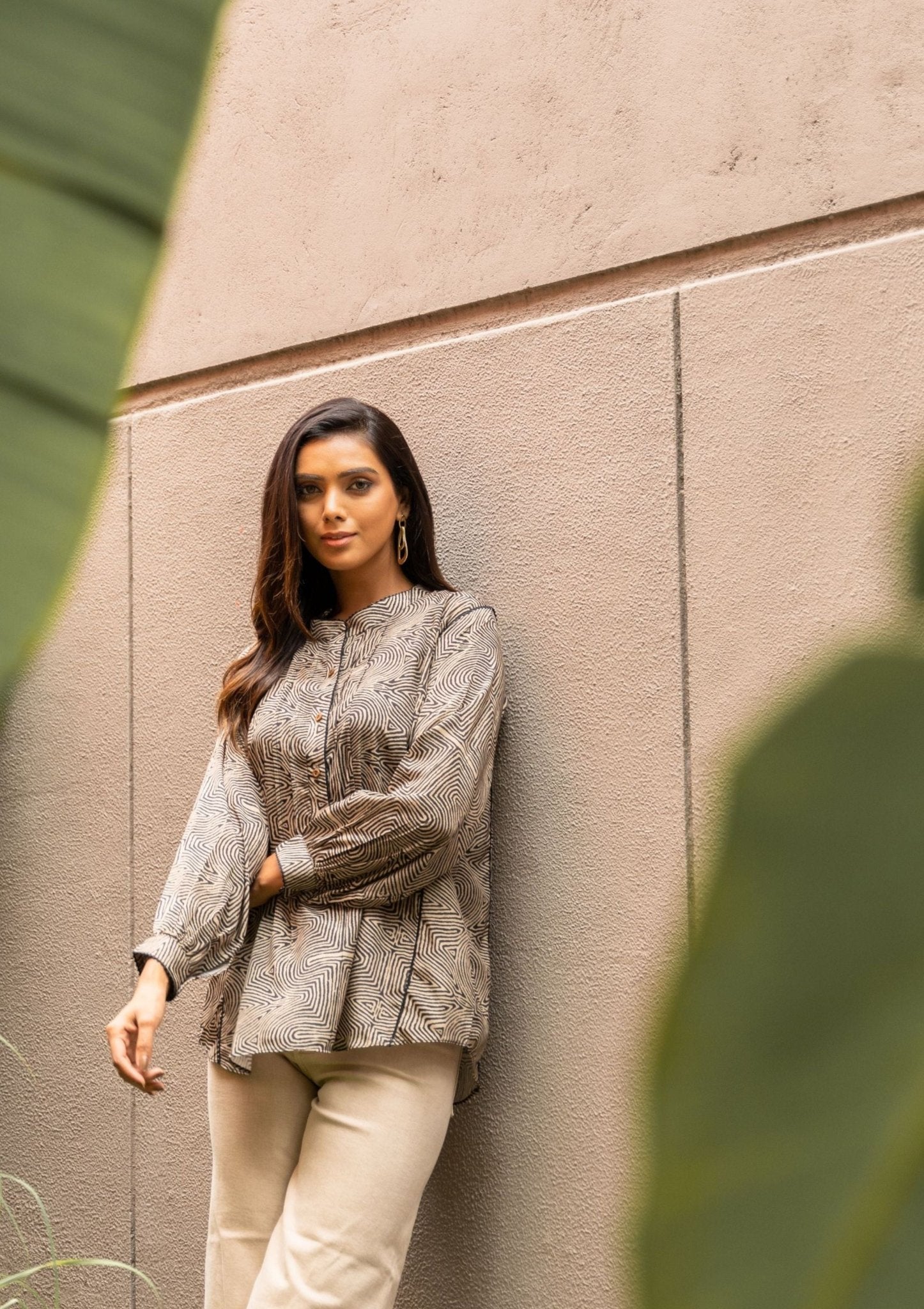 Tunnel Black And Beige Abstract Crepe Top - doeraa