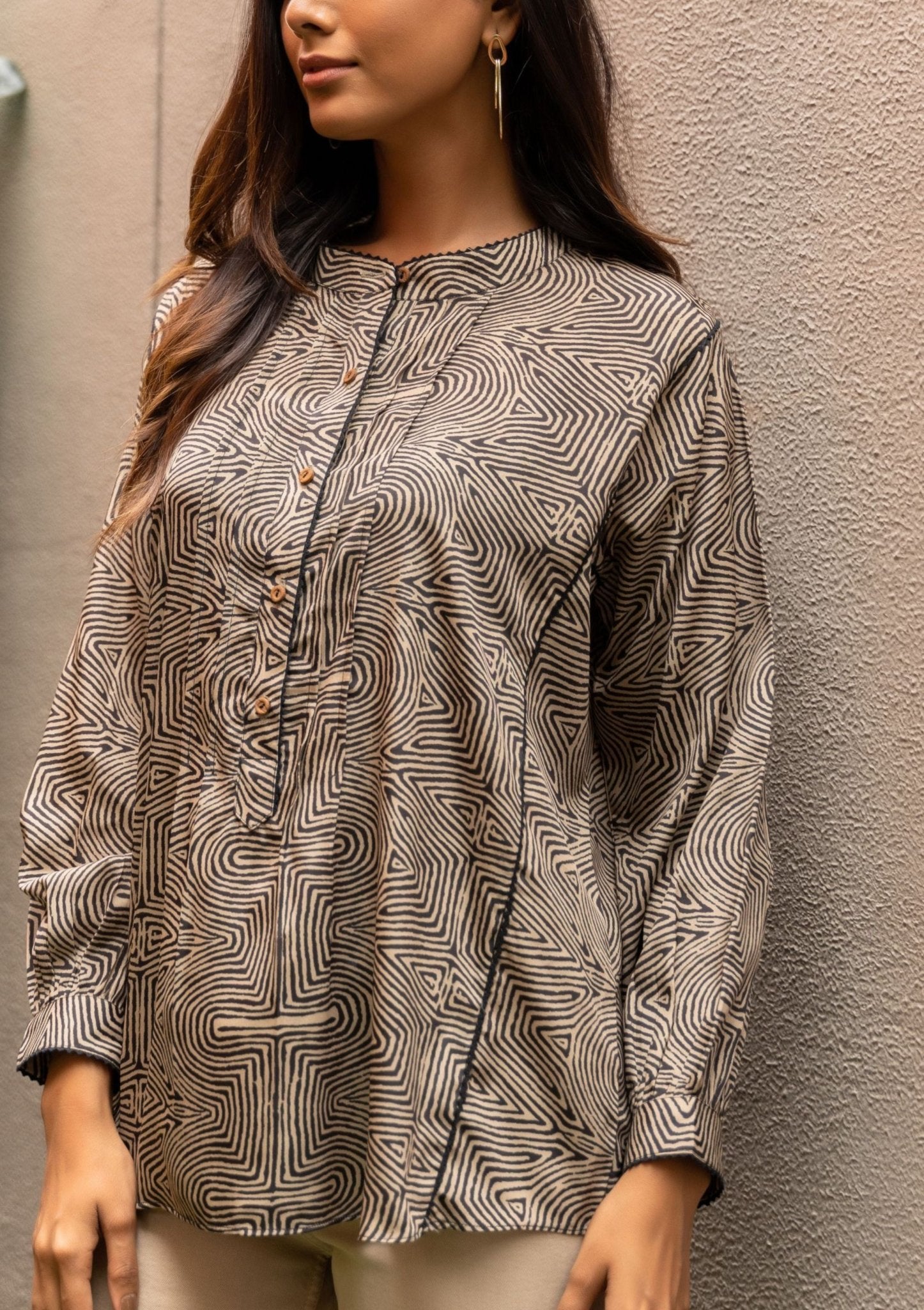 Tunnel Black And Beige Abstract Crepe Top - doeraa