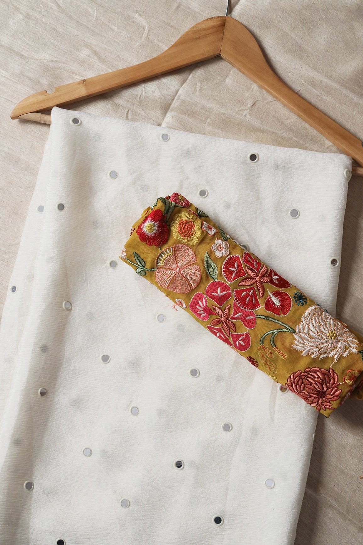 White And Mustard Saree Set (2 Piece) - doeraa