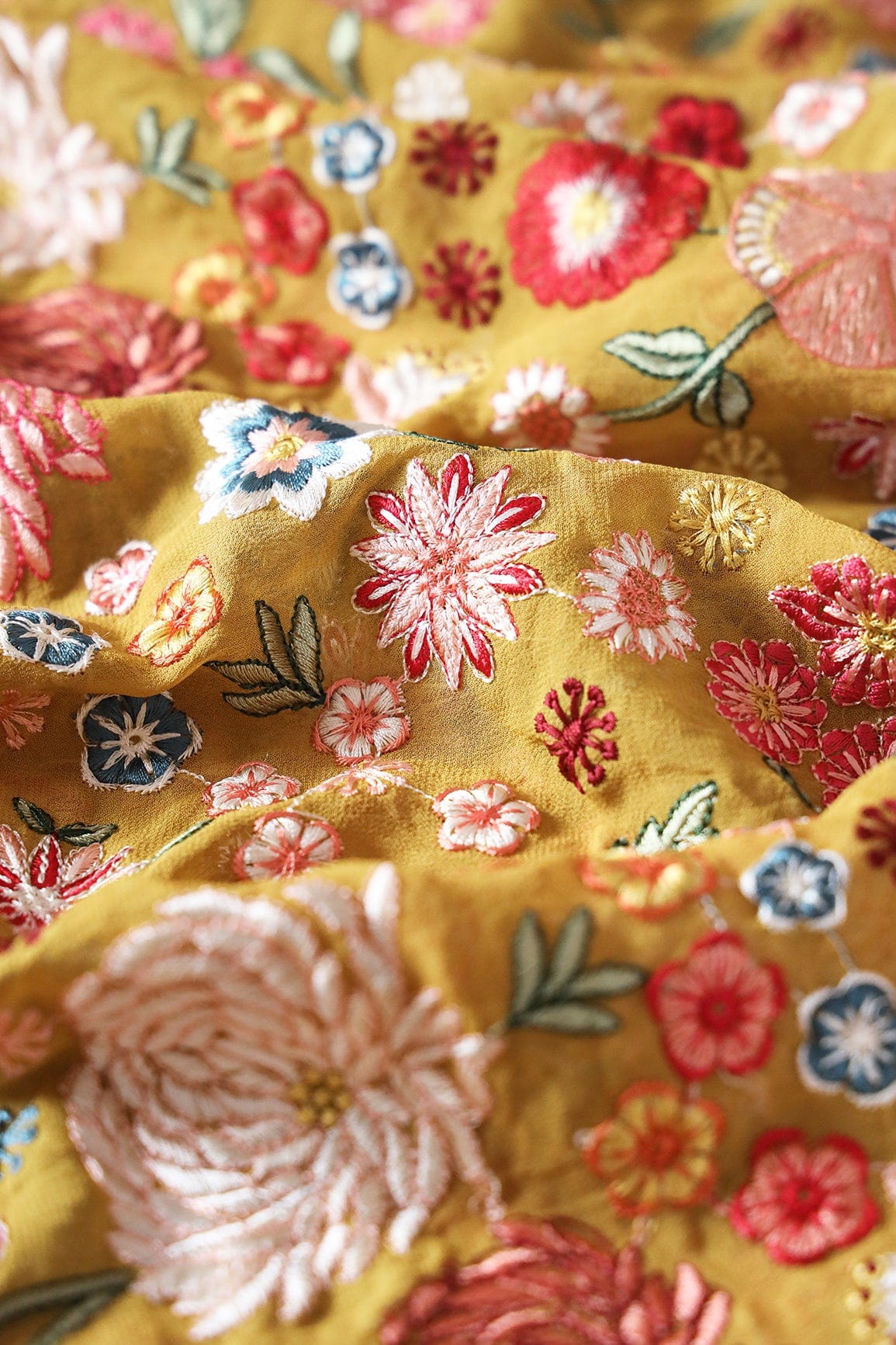 White And Mustard Saree Set (2 Piece) - doeraa