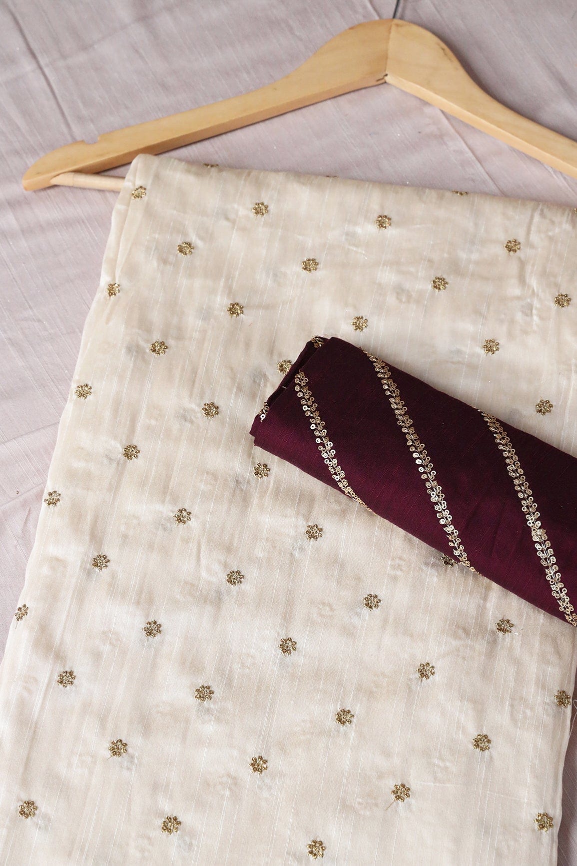 White And Wine Saree set (2 Piece) - doeraa