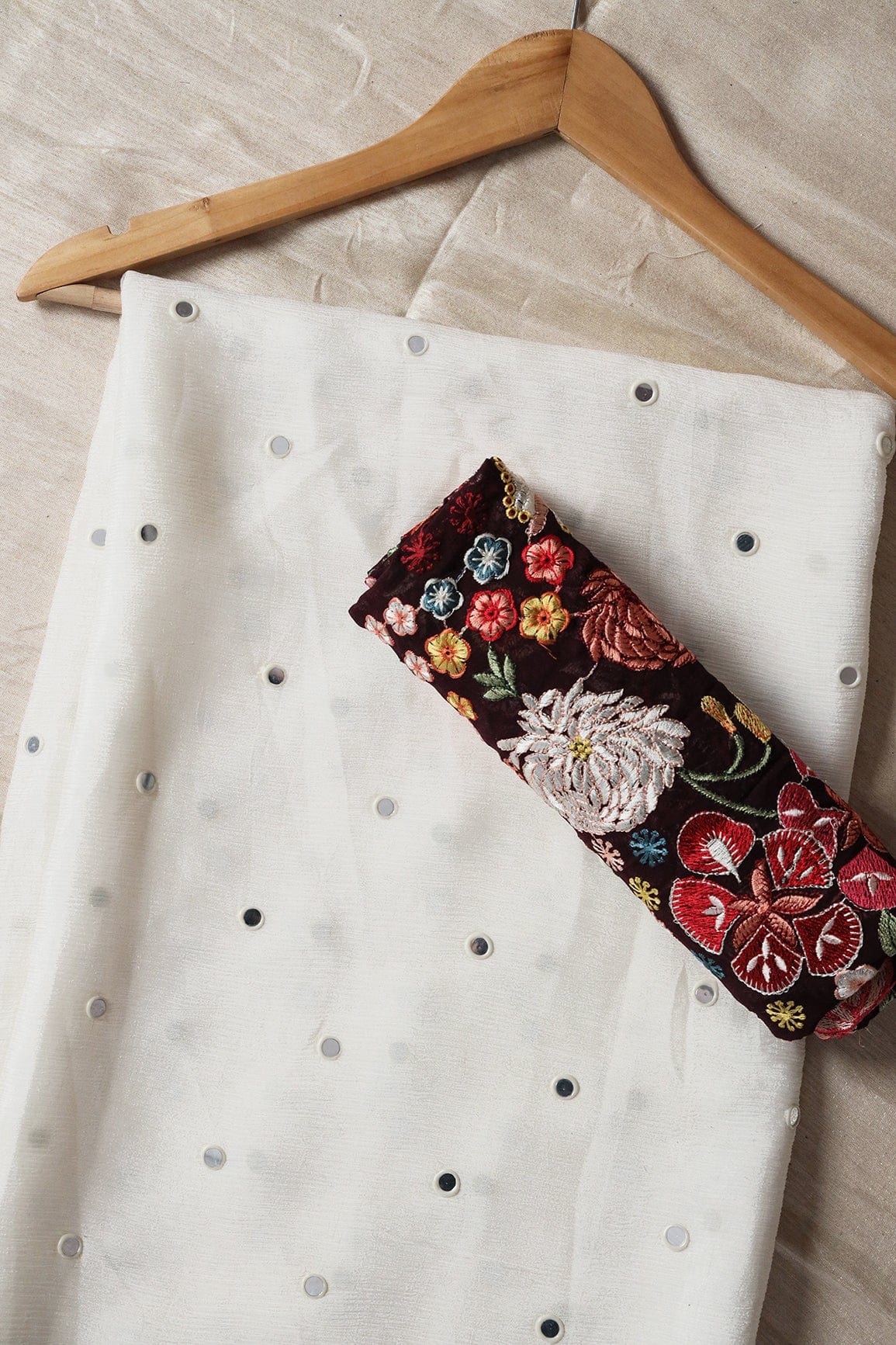 White And Wine Saree Set (2 Piece) - doeraa