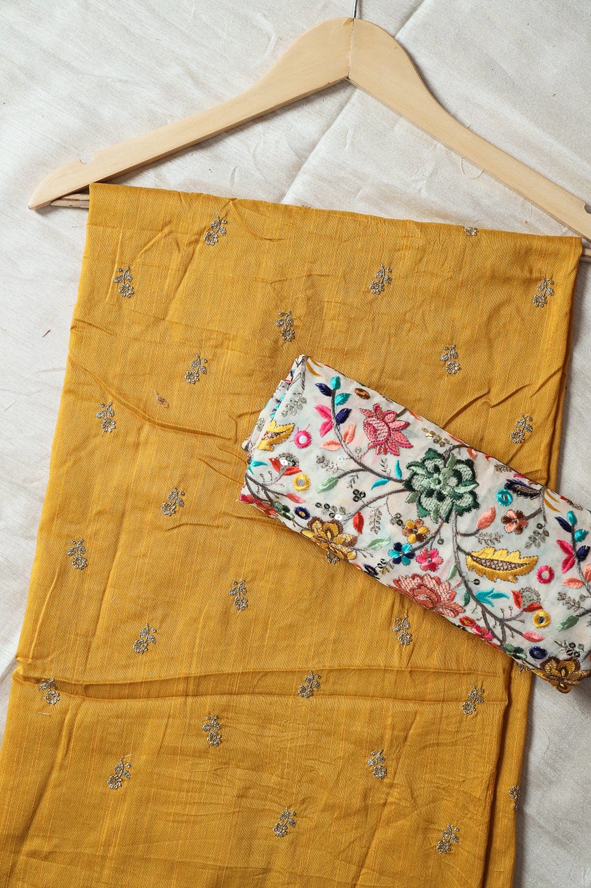 Yellow And Cream Saree set (2 Piece) - doeraa