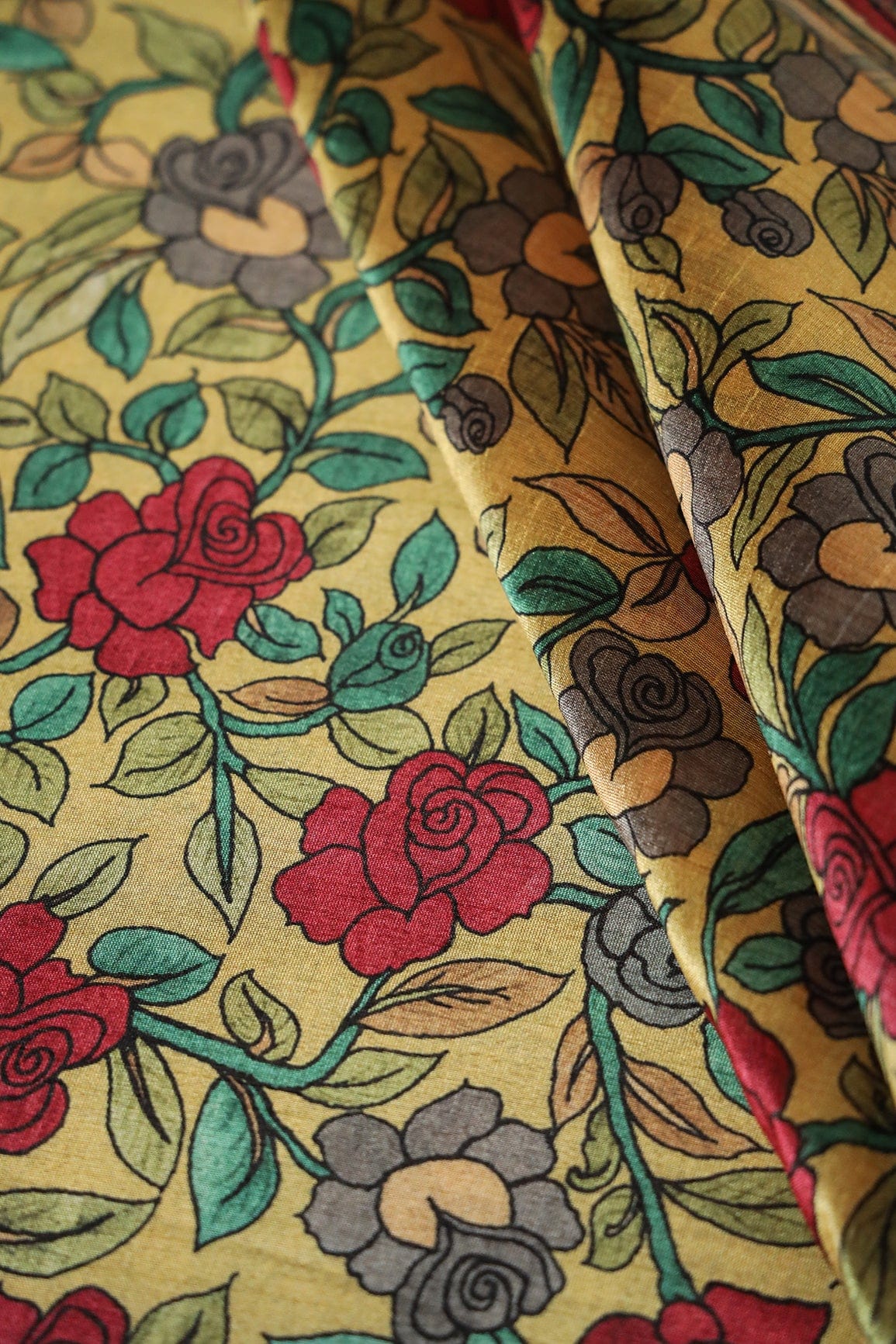 Yellow And Red Floral Pattern Digital Print On Mulberry Silk Fabric - doeraa