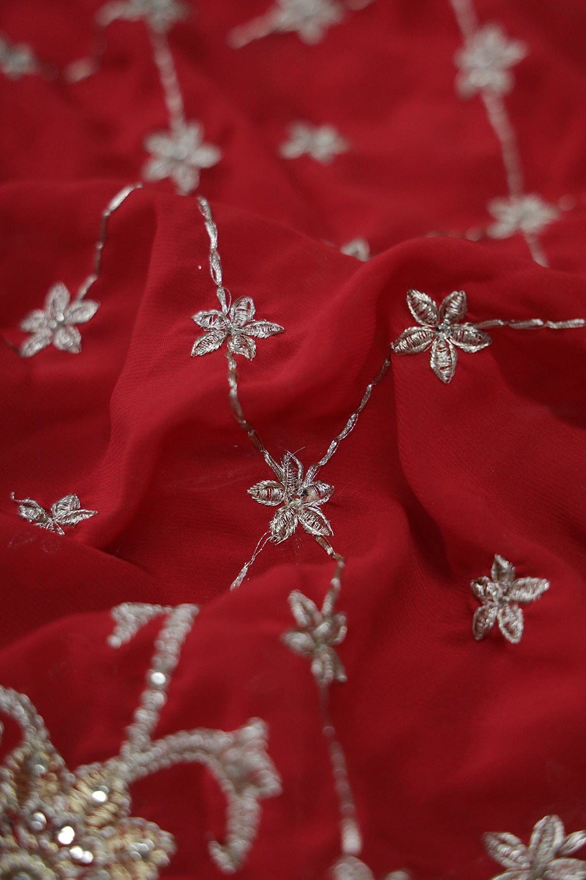 doeraa Embroidery Fabrics Big Width''56'' Gold And Silver Zari Floral Embroidery Work On Red Georgette Fabric With Border
