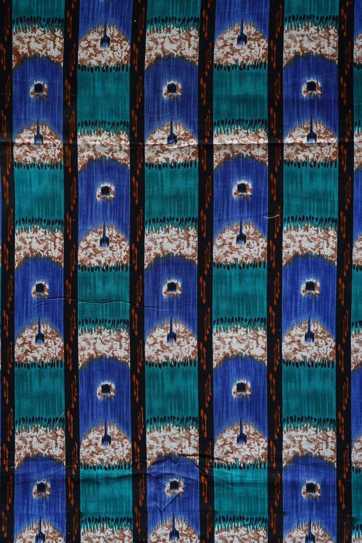 doeraa Prints Blue And Teal Geometric Pattern Digital Print On Cotton Fabric