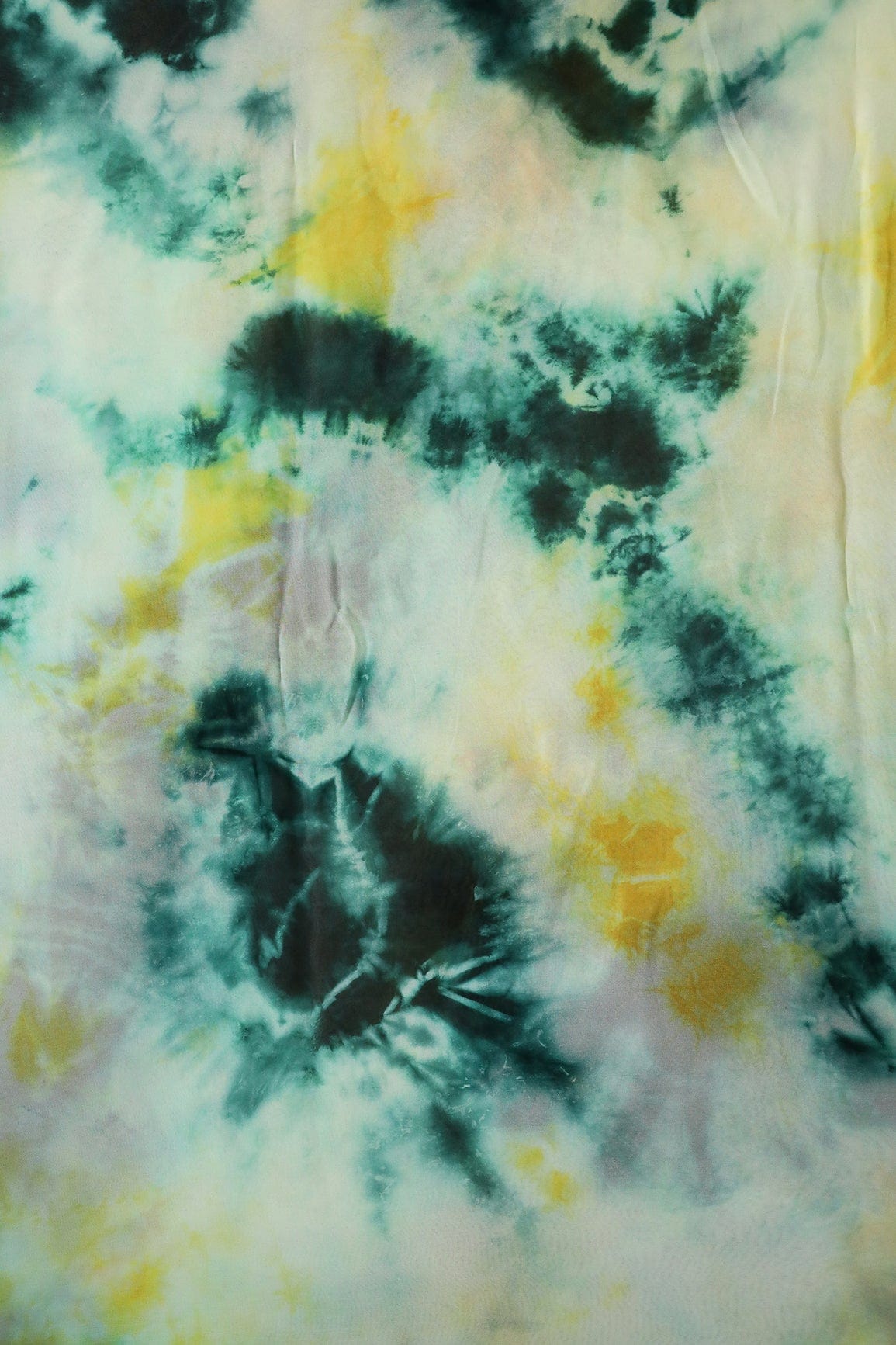 doeraa Prints Green And Yellow Tie & Dye Shibori Print On Viscose Georgette Fabric