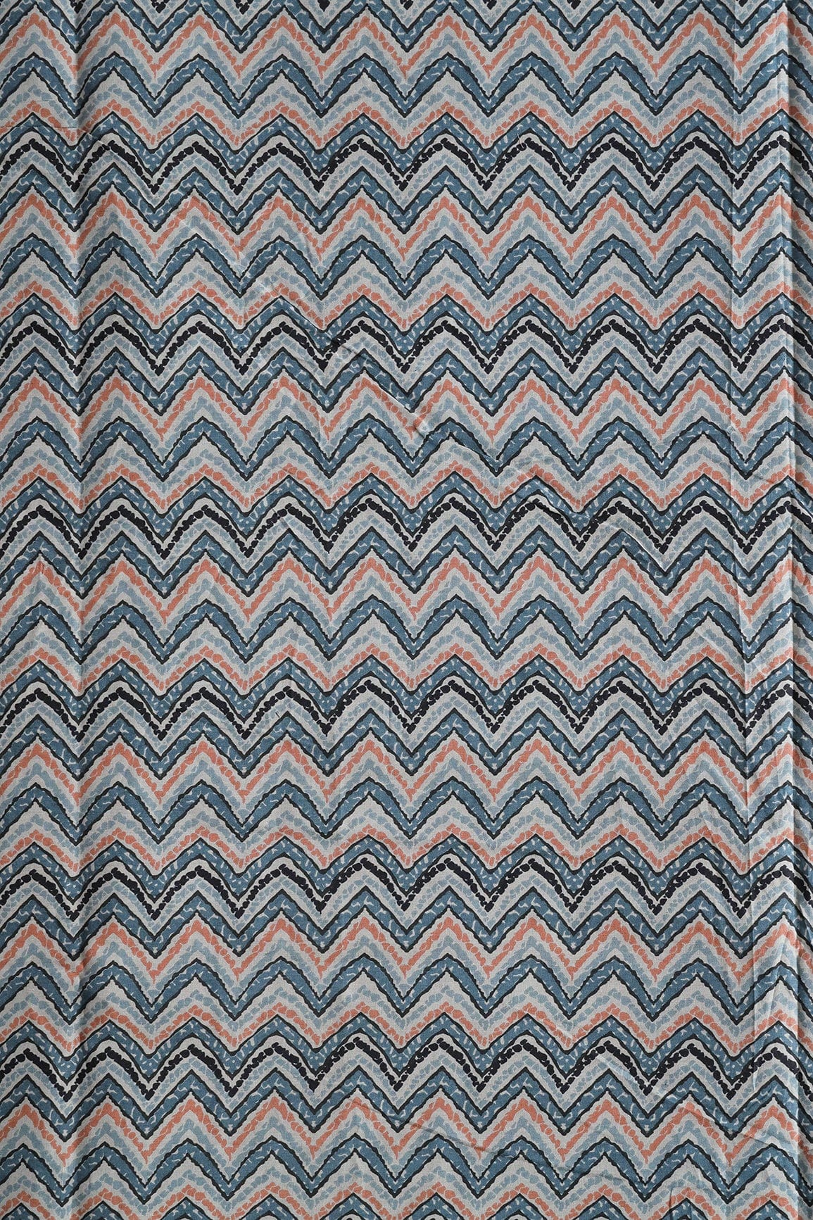 doeraa Prints Grey And Black Chevron Print On Pure Cotton Fabric