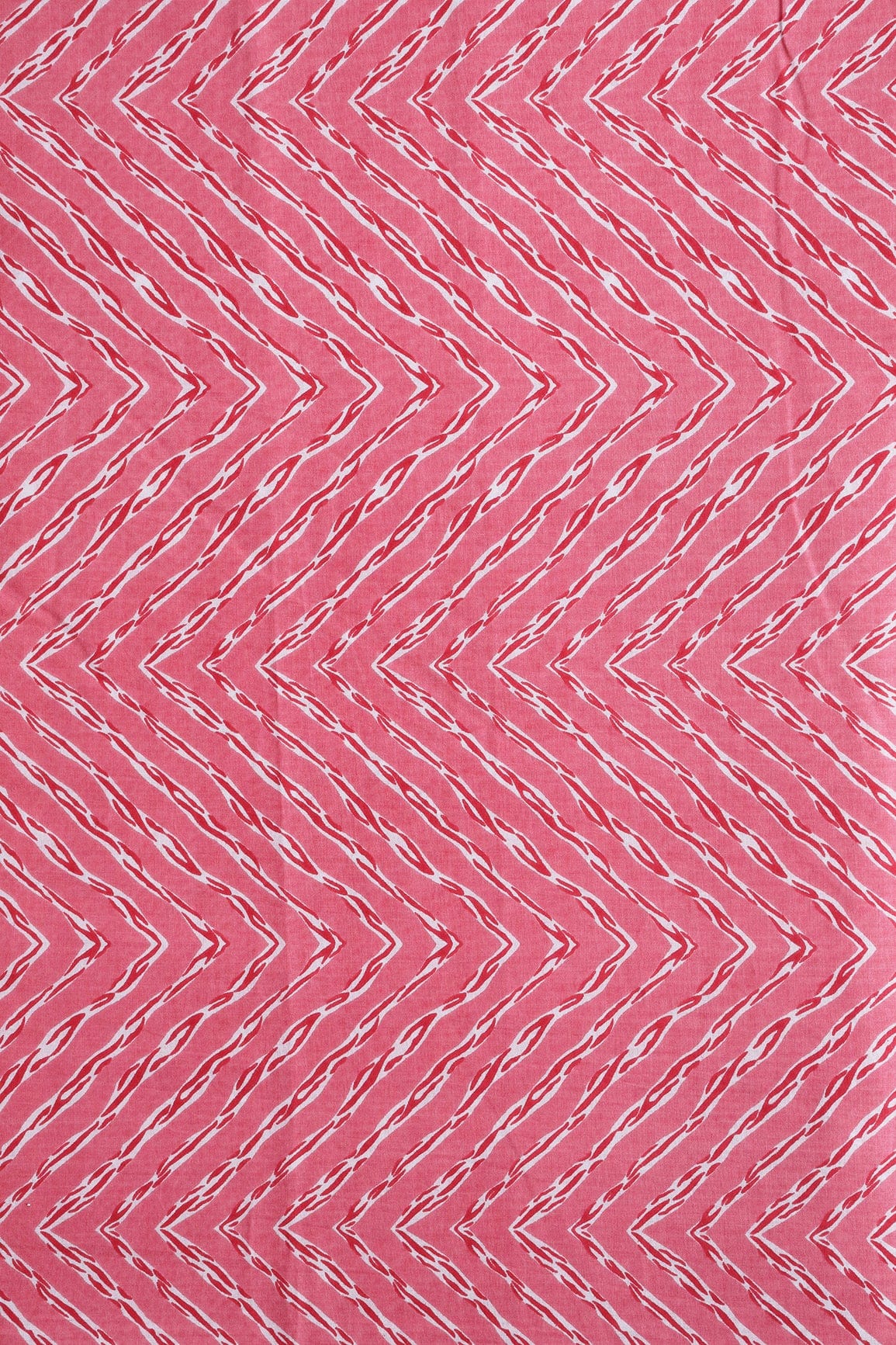 doeraa Prints Hot Pink And White Chevron Print On Pure Mul Cotton Fabric