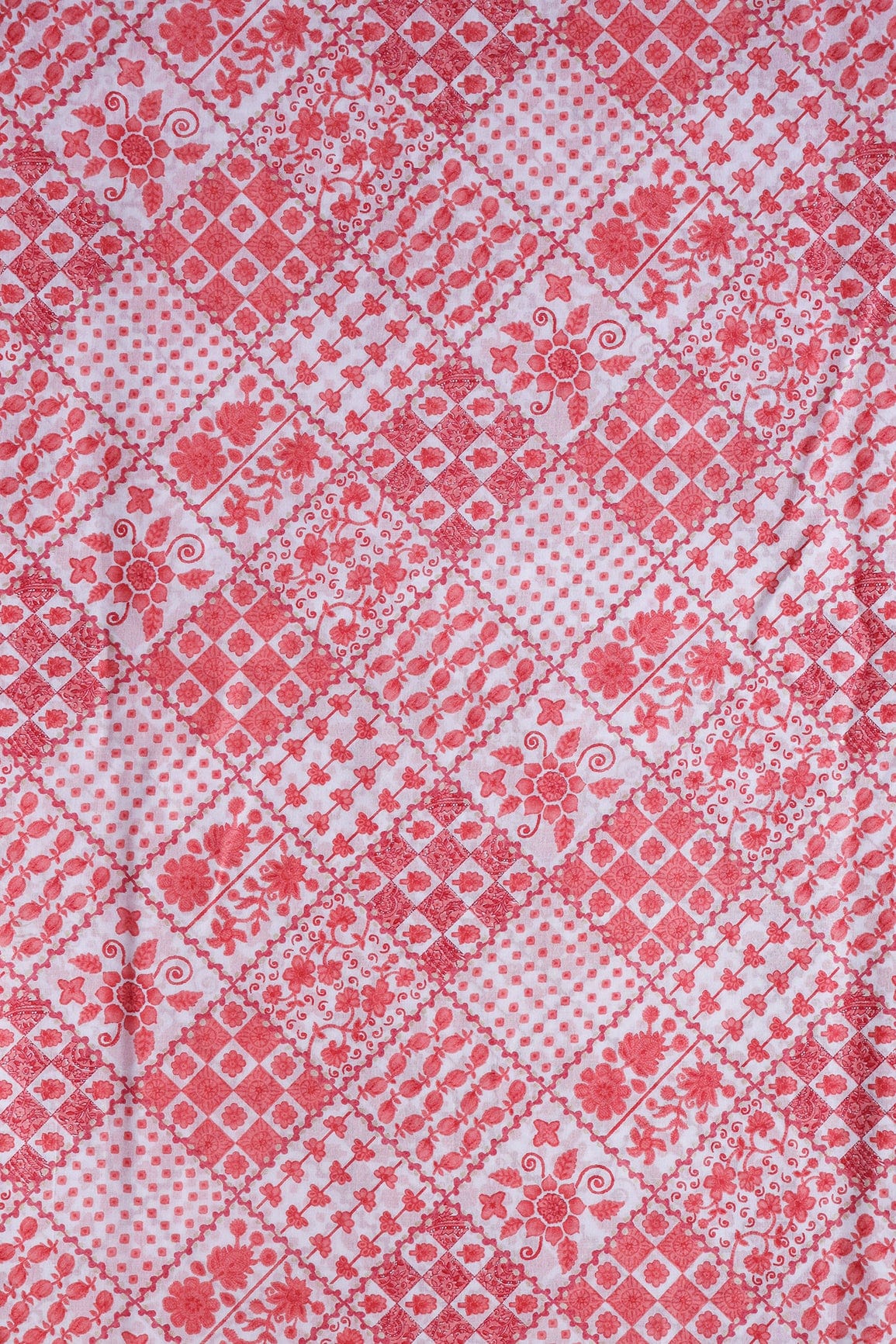 doeraa Prints Peach And White Geometric Pattern With Foil Print On Pure Mul Cotton Fabric