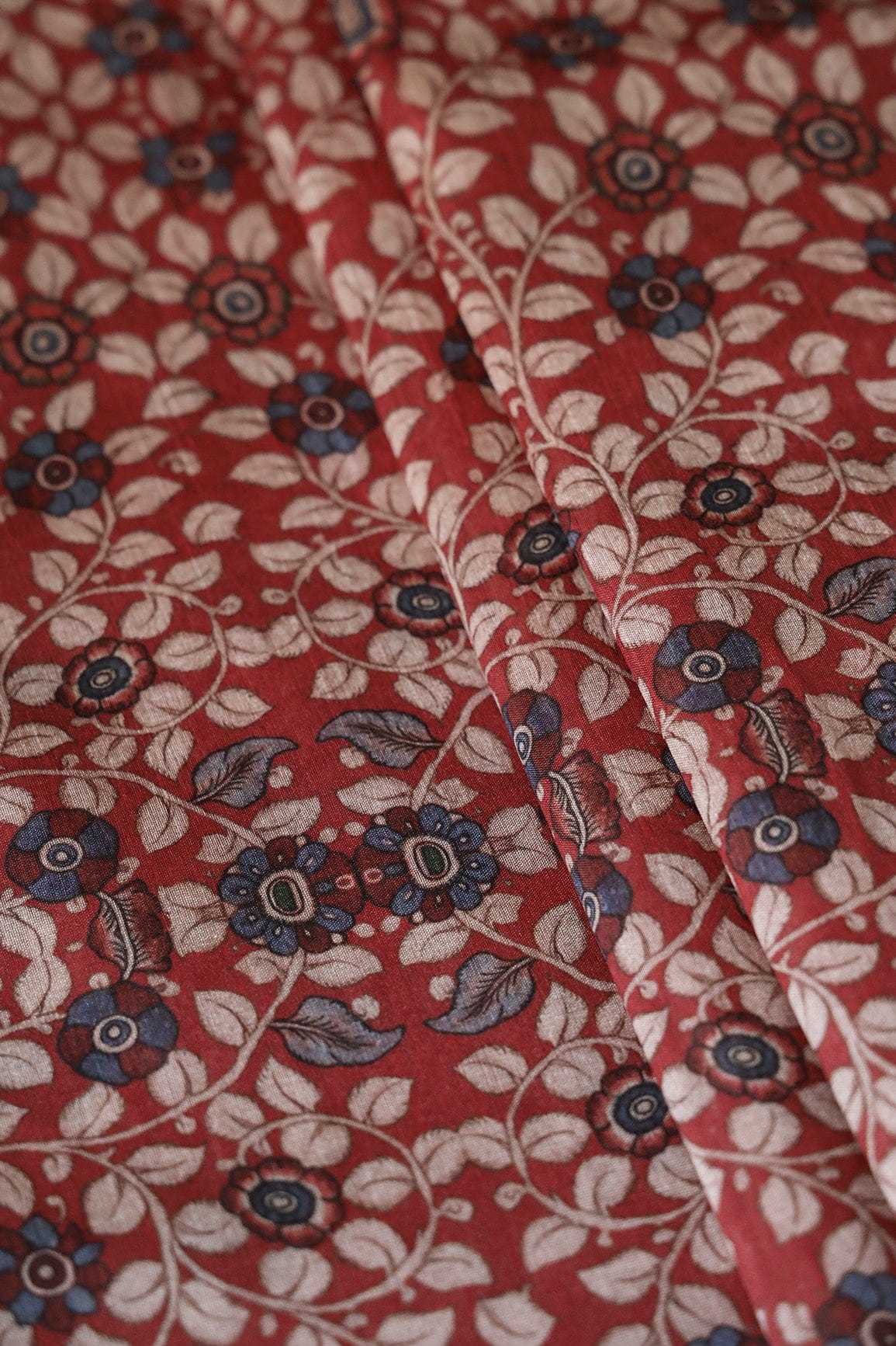 doeraa Prints Red Floral Pattern Digital Print On Mulberry Silk Fabric