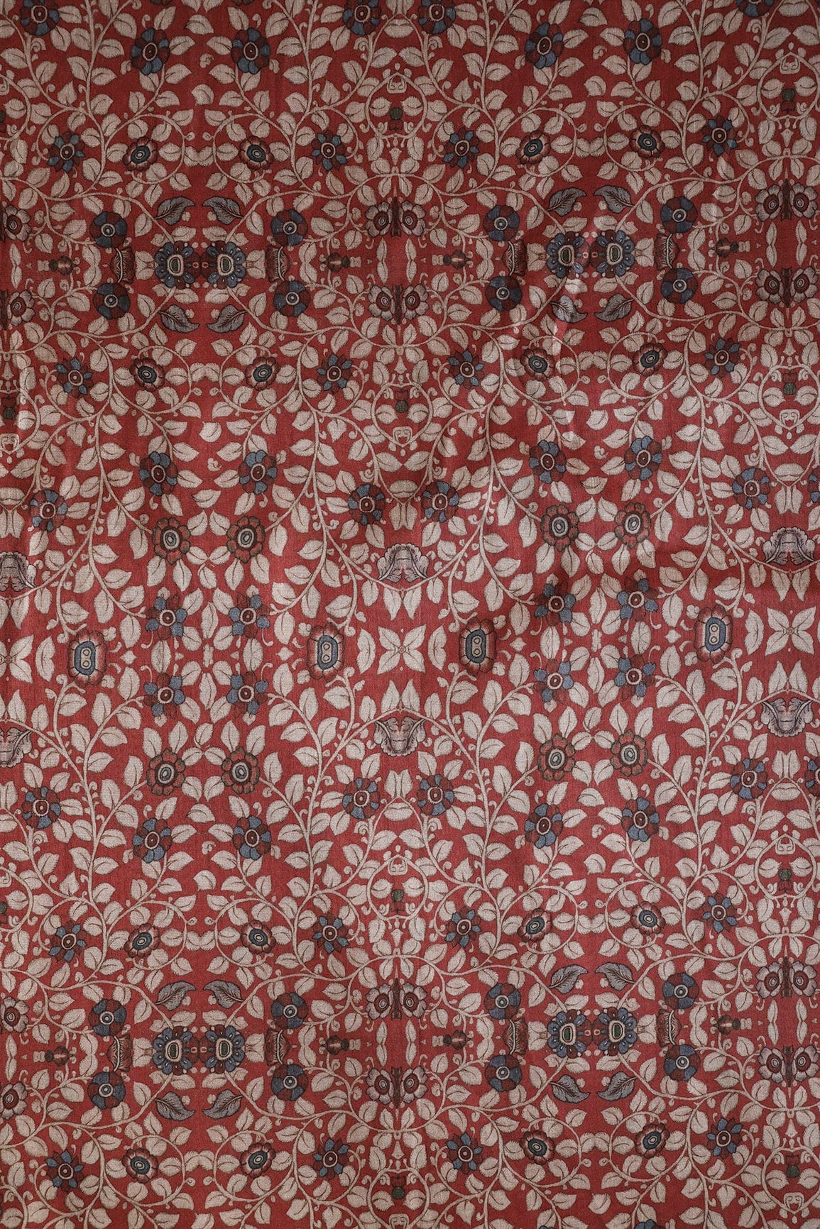 doeraa Prints Red Floral Pattern Digital Print On Mulberry Silk Fabric