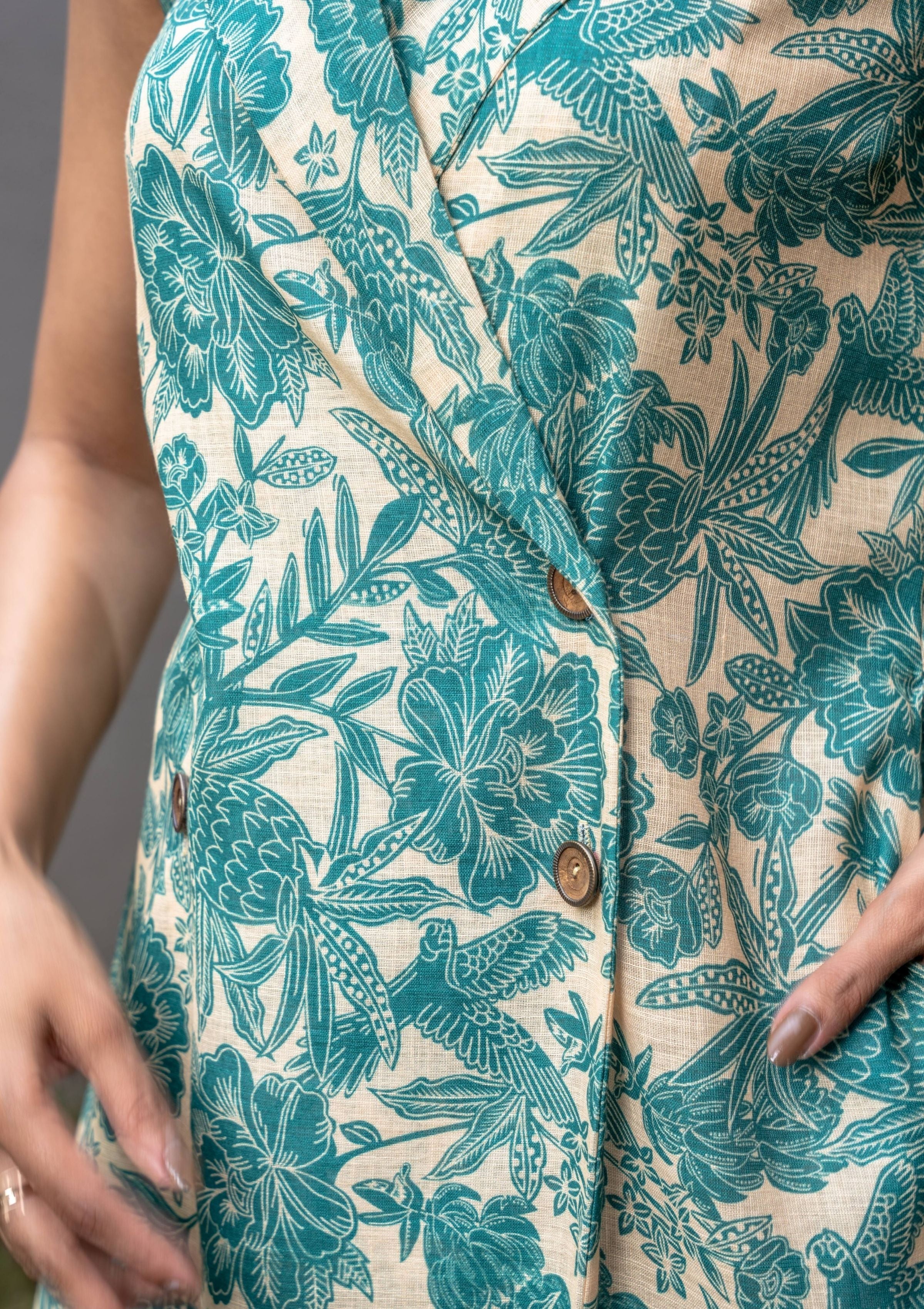 Peony Cream Linen Sleeveless Dress with Wooden Buttons