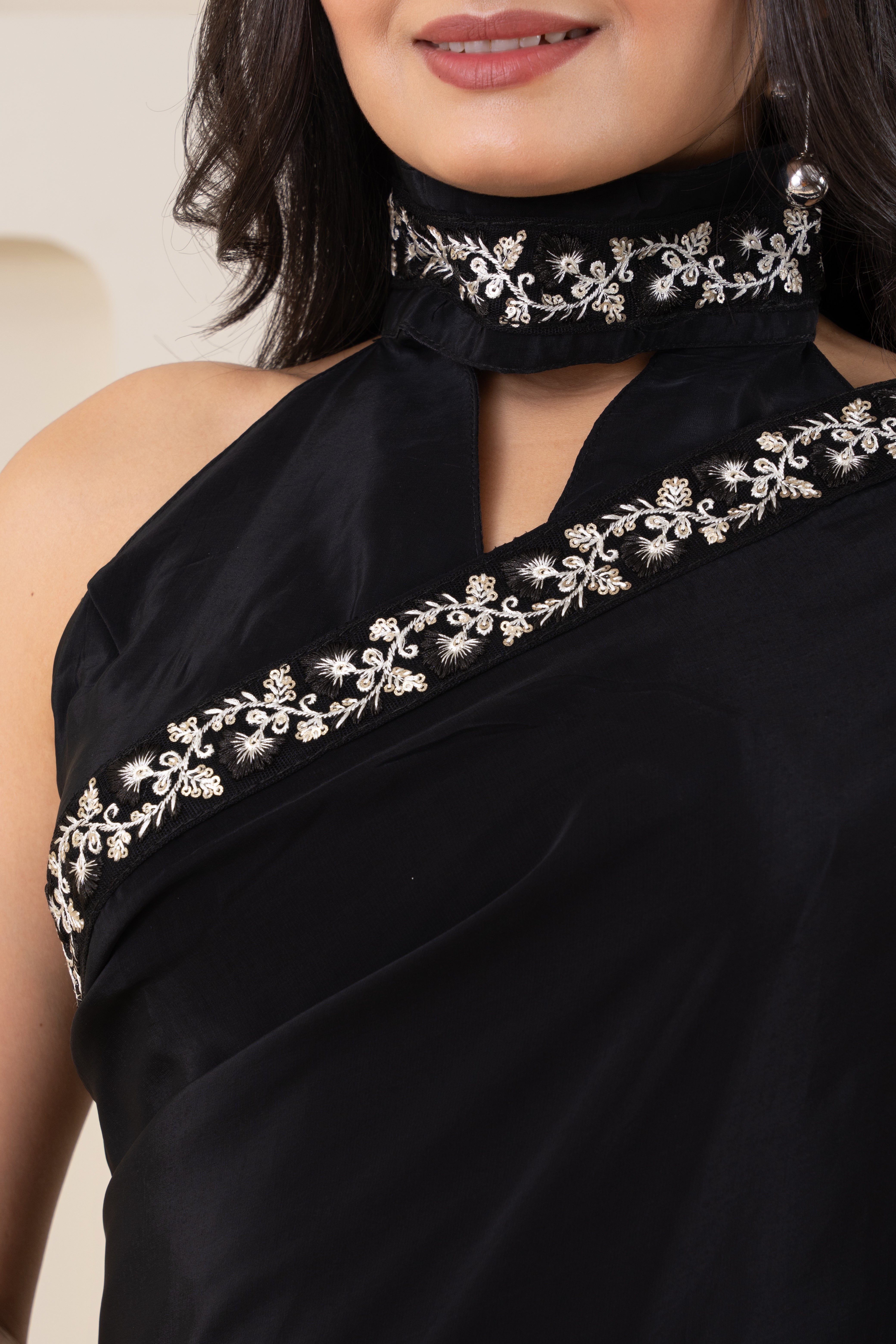 Black Pure Viscose Crepe Saree Set With Border (Saree With Blouse Piece)