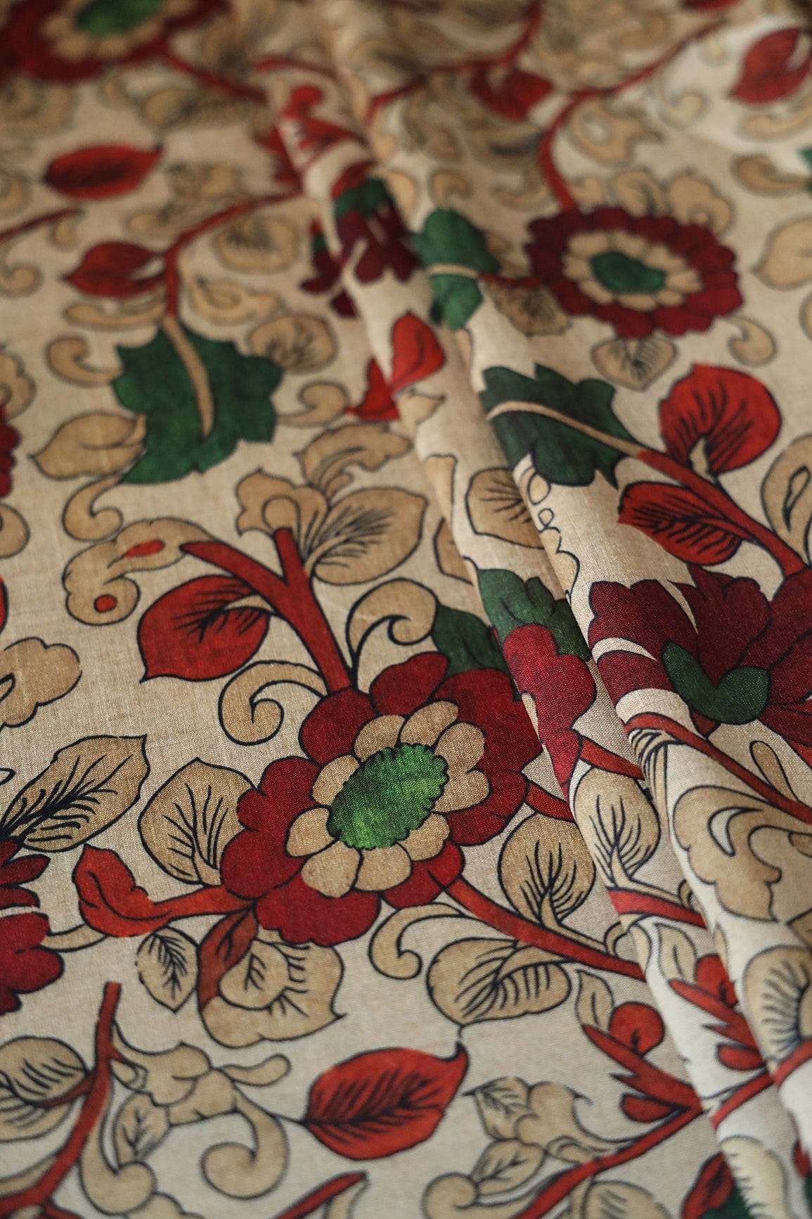 Beige Floral Pattern Digital Print On Mulberry Silk Fabric - doeraa