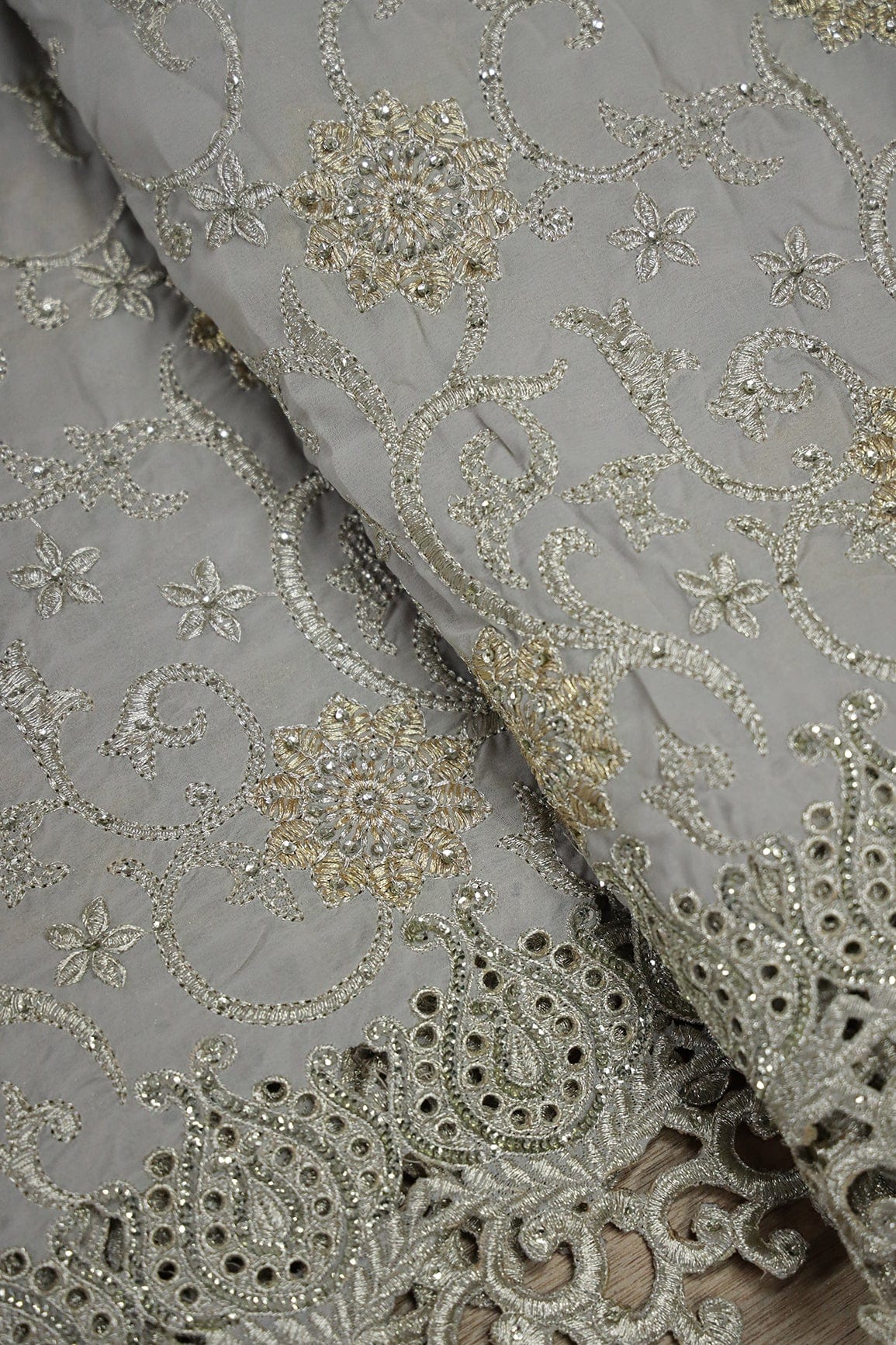 Big Width''56'' Gold And Silver Zari Floral Embroidery Work On Grey Georgette Fabric With Border - doeraa