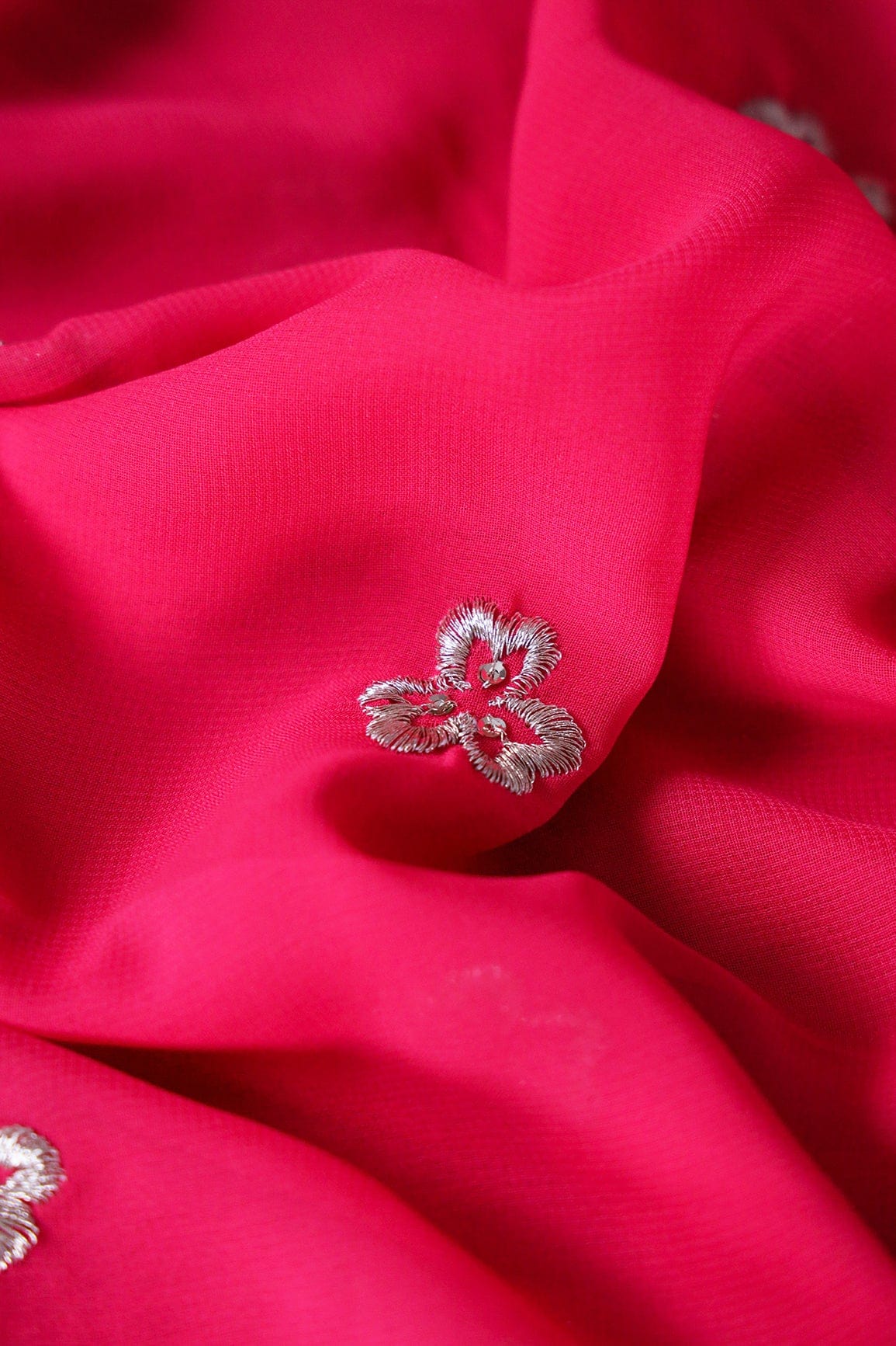 Big Width''56'' Silver Zari Leafy Embroidery Work On Gajri Georgette Fabric With Border - doeraa